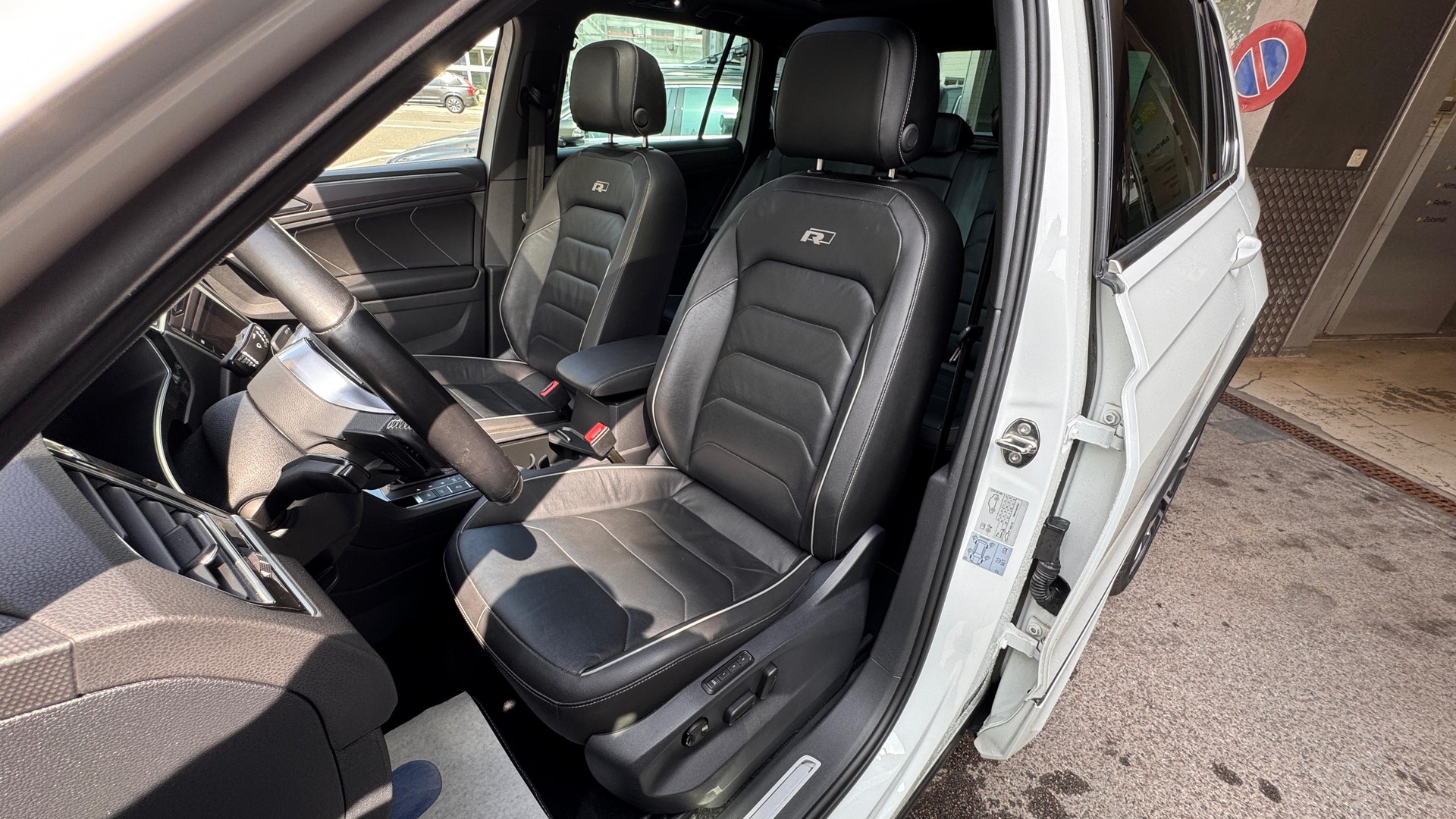 VW Tiguan 2.0 TDI SCR Highline 4Motion DSG-image-12