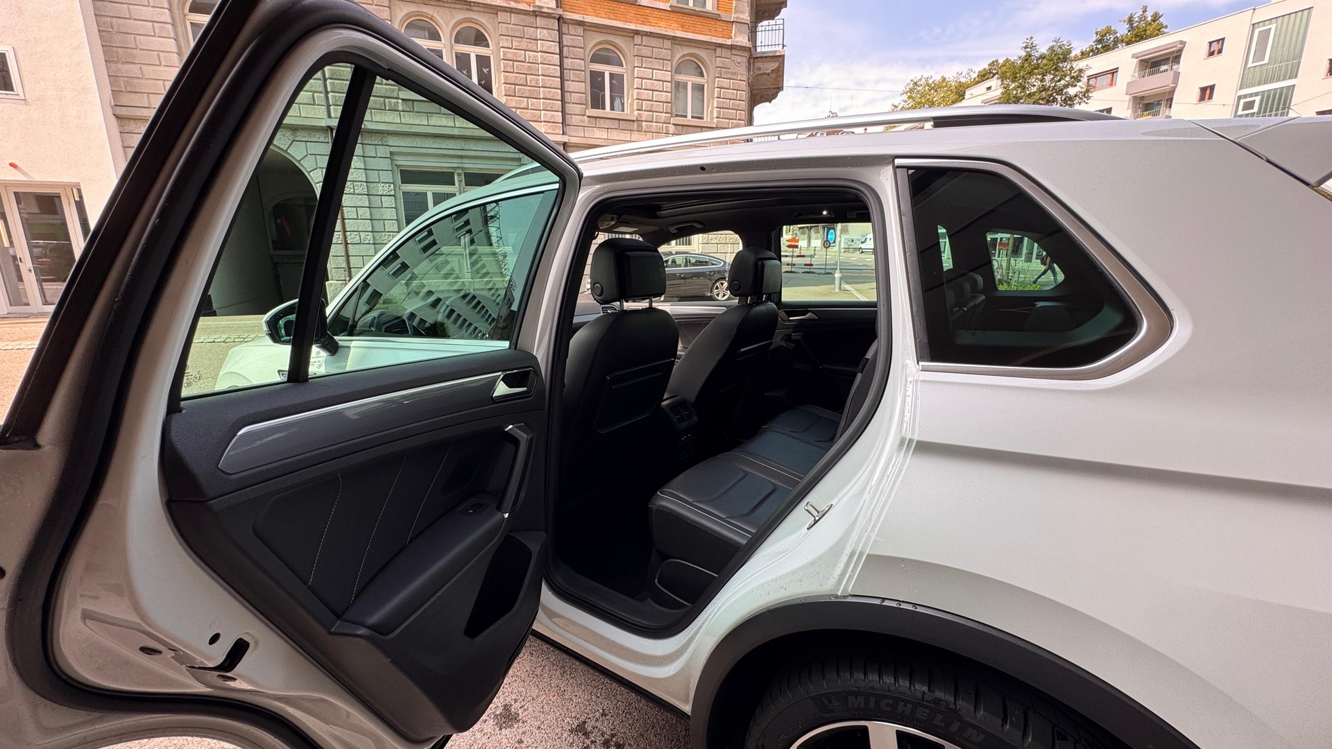 VW Tiguan 2.0 TDI SCR Highline 4Motion DSG-image-6