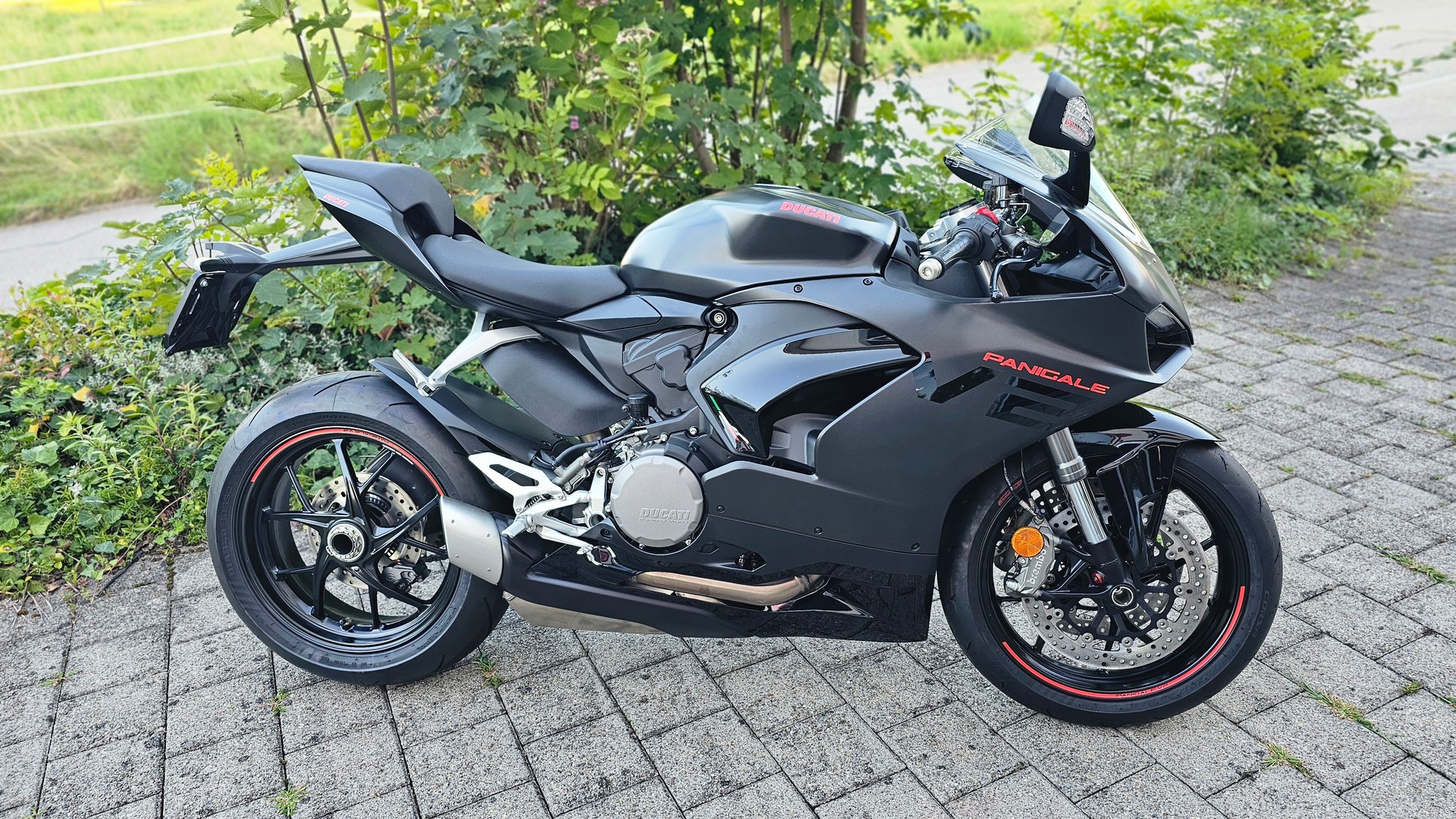 DUCATI Panigale V2-image-0