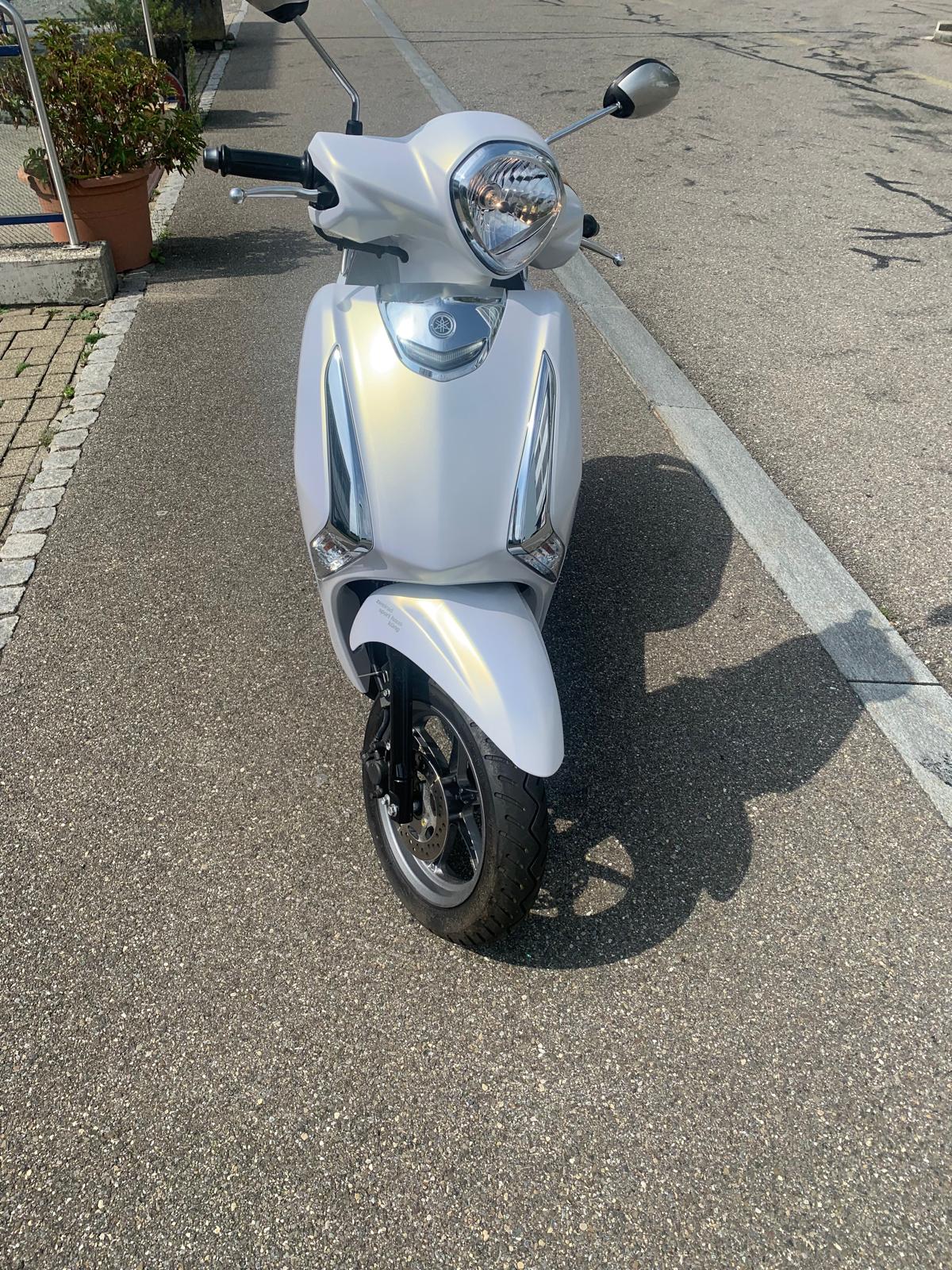 YAMAHA D'elight LTS 125-image-2