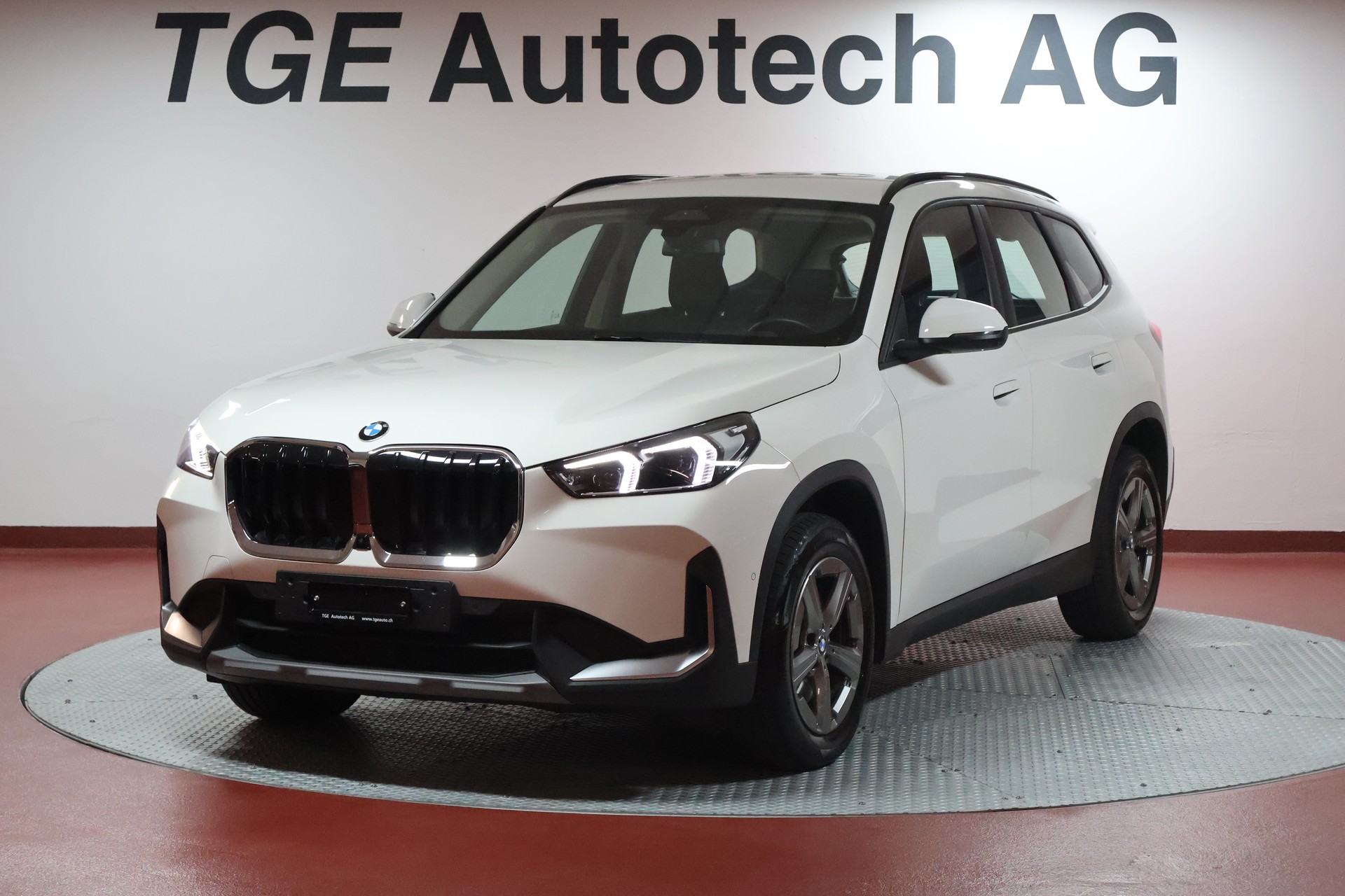 BMW X1 xDrive 23i 48V