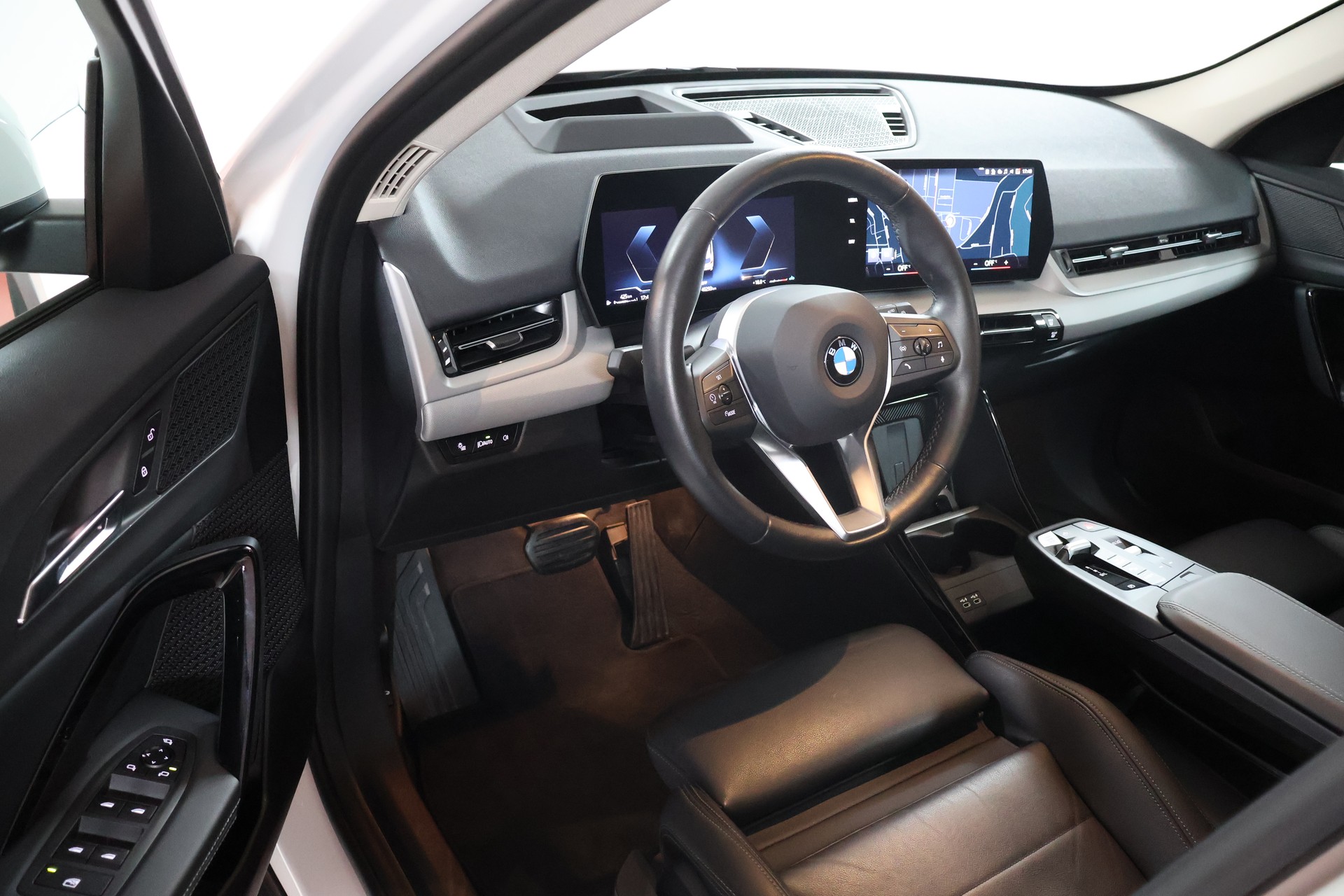 BMW X1 xDrive 23i 48V-image-7