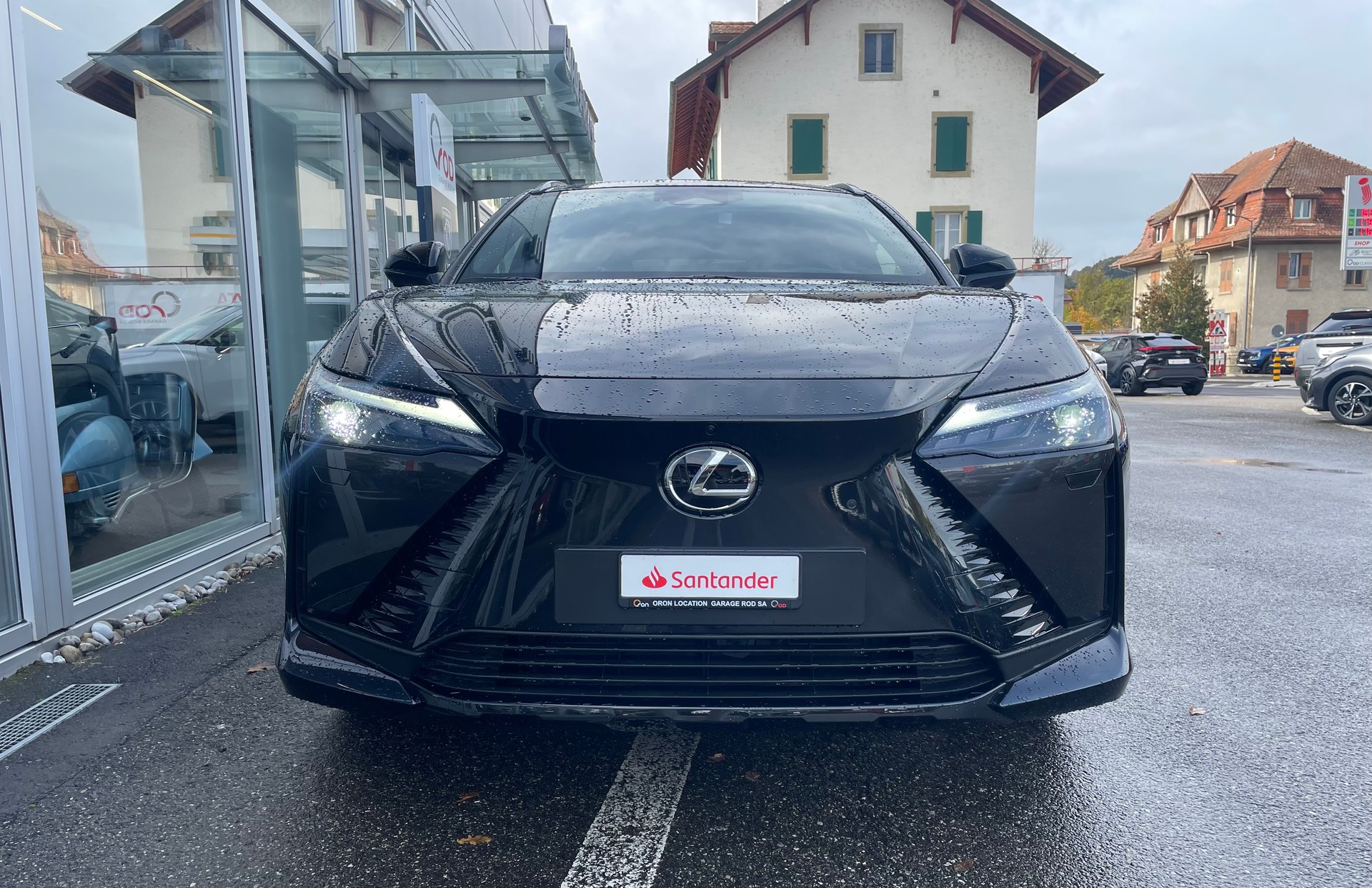 LEXUS RZ 300e 71,4 KW Comfort-showroom-element-1