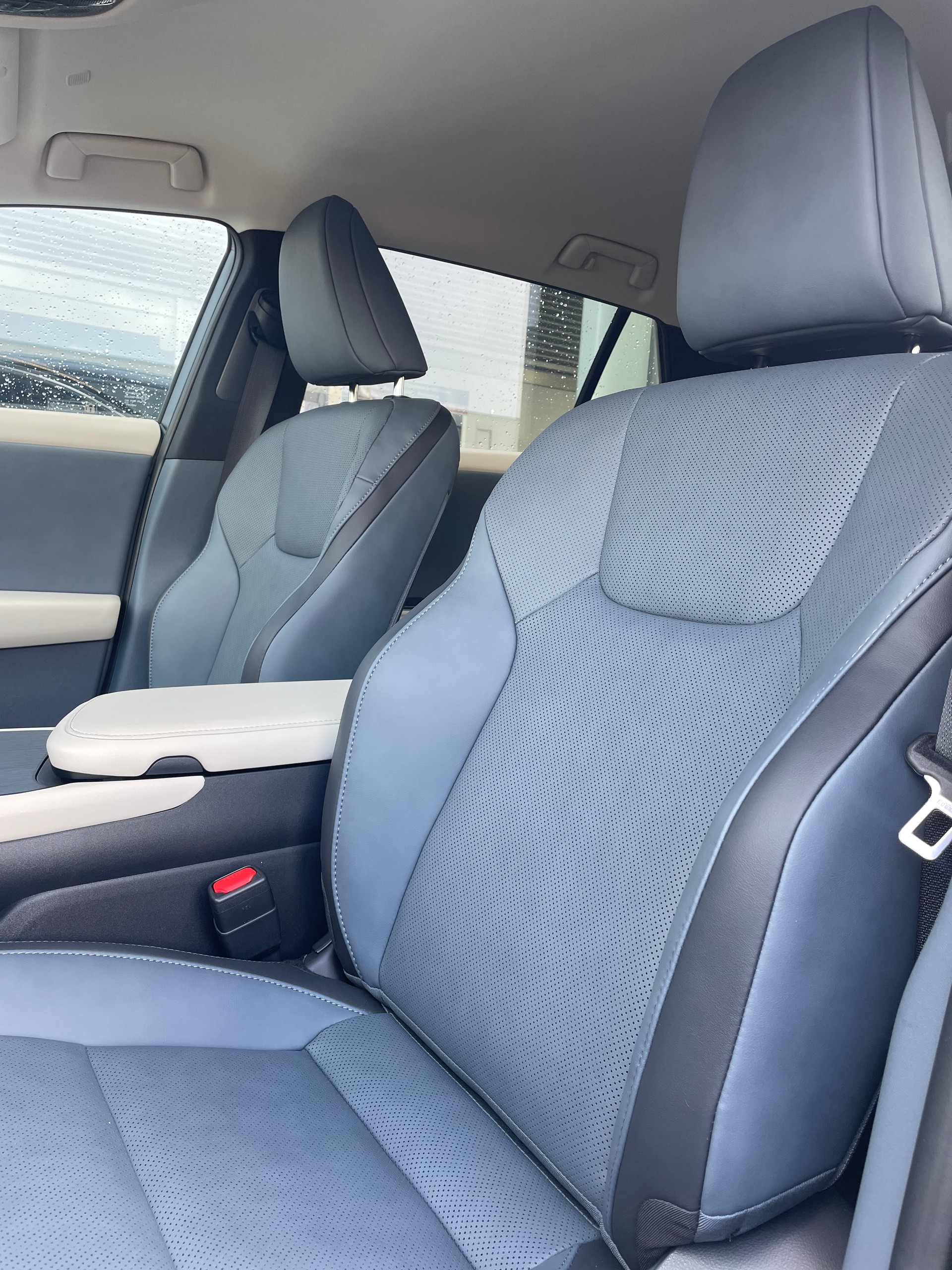 LEXUS RZ 300e 71,4 KW Comfort-image-11