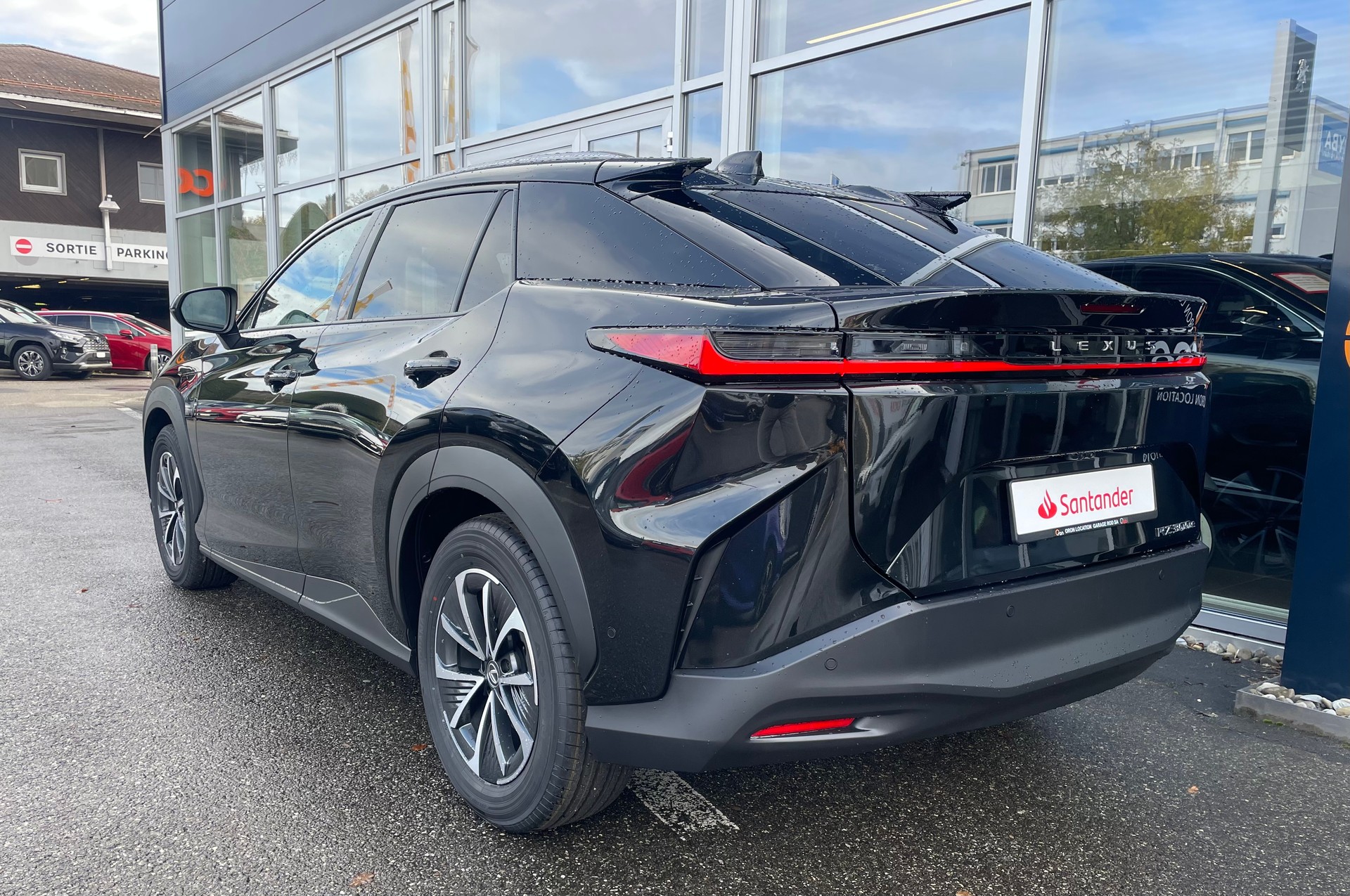 LEXUS RZ 300e 71,4 KW Comfort-showroom-element-3