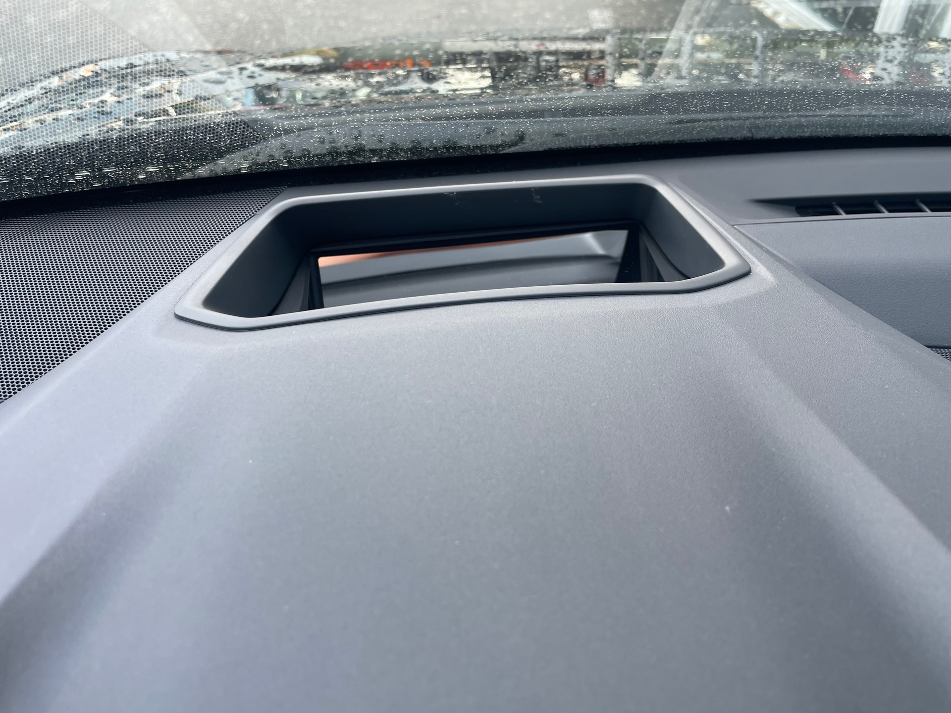 LEXUS RZ 300e 71,4 KW Comfort-image-15