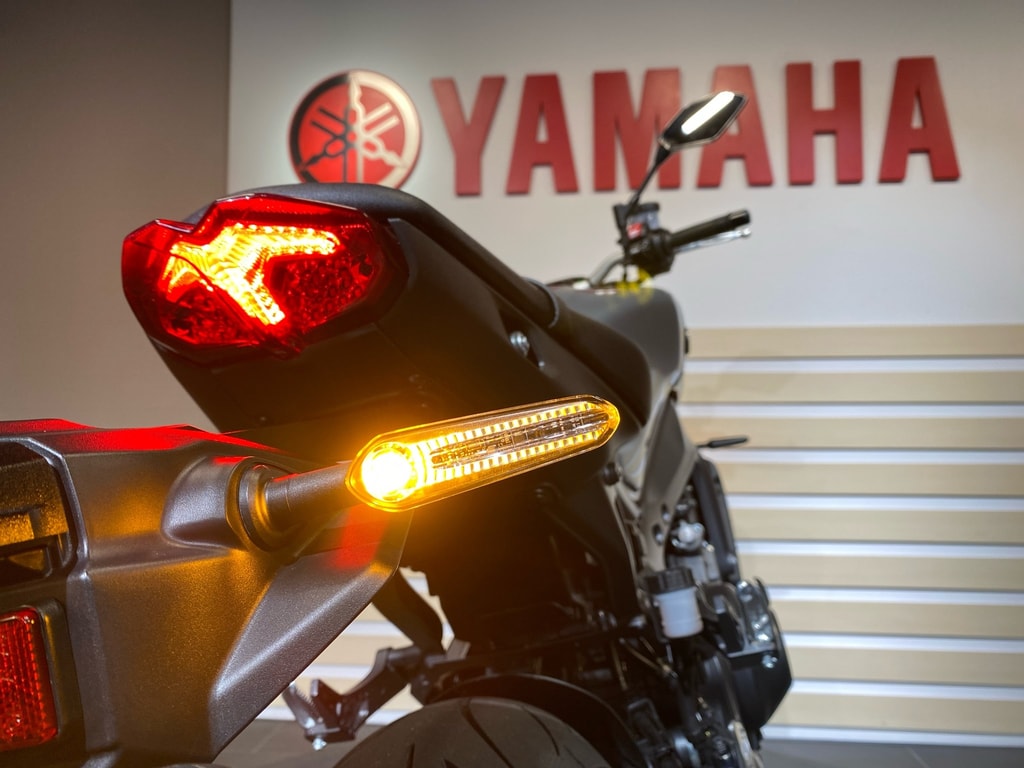 YAMAHA MT-09-image-9