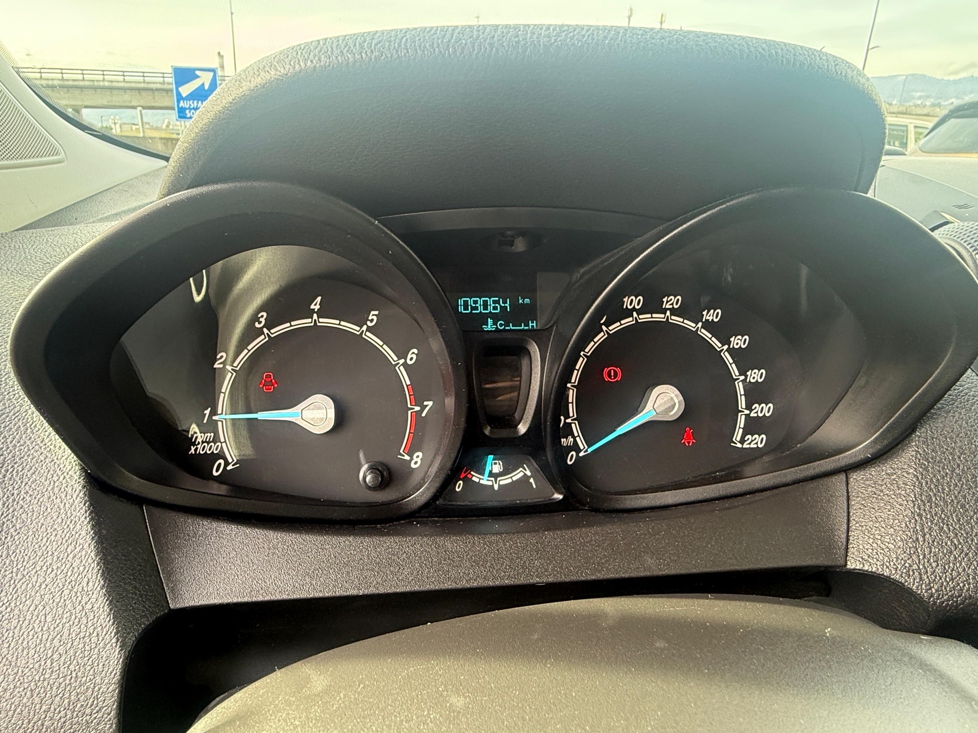 FORD Transit Courier Van 1.0 EcoBoost Limited-image-8