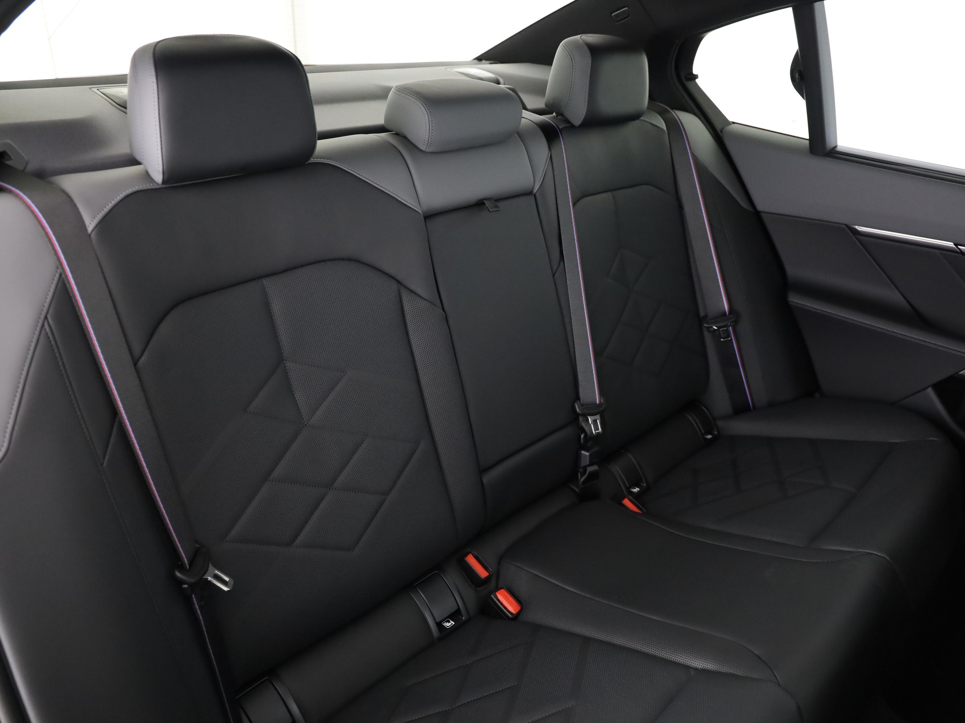 BMW 520d xDrive Touring-image-15