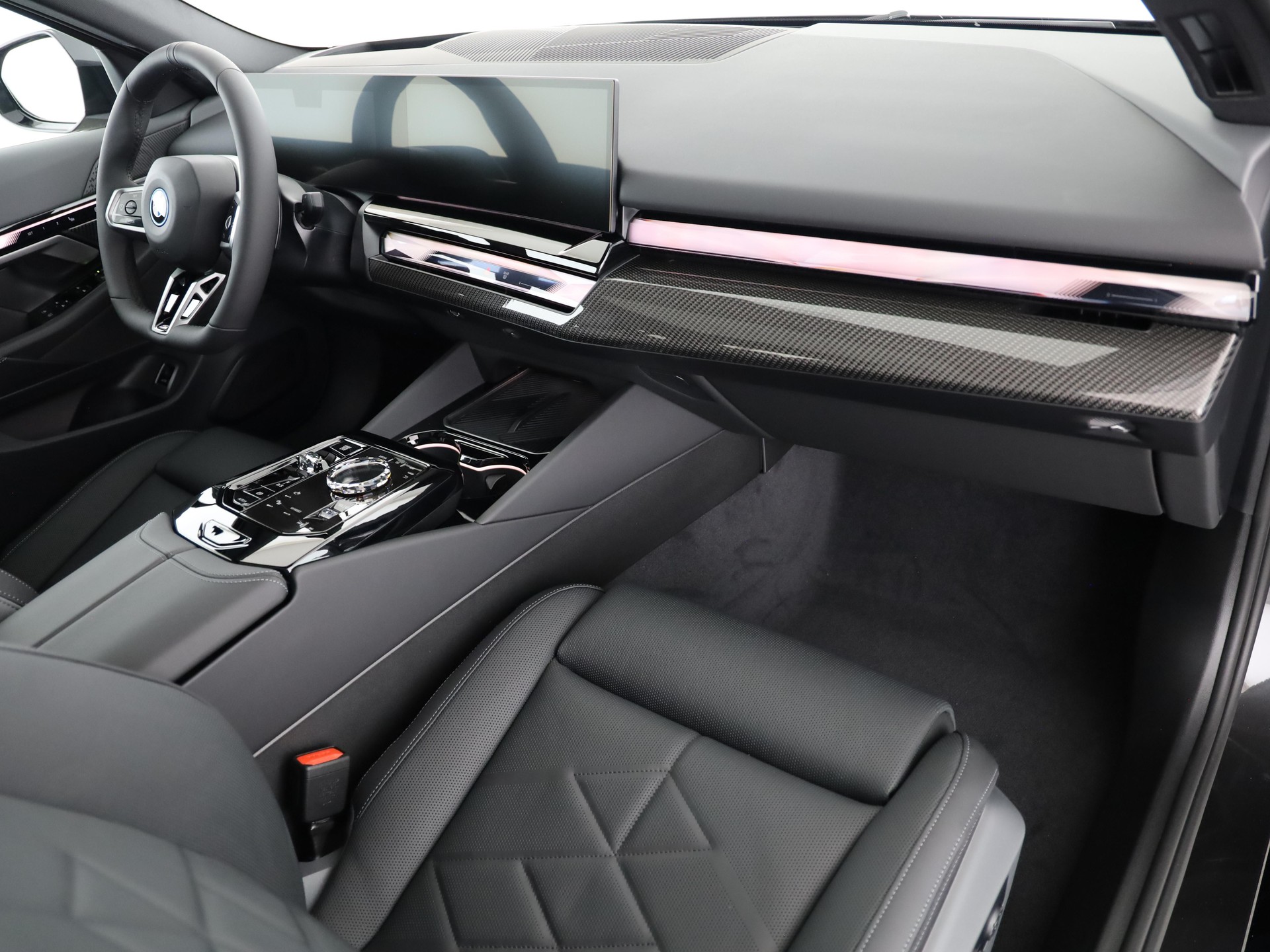 BMW 520d xDrive Touring-image-13