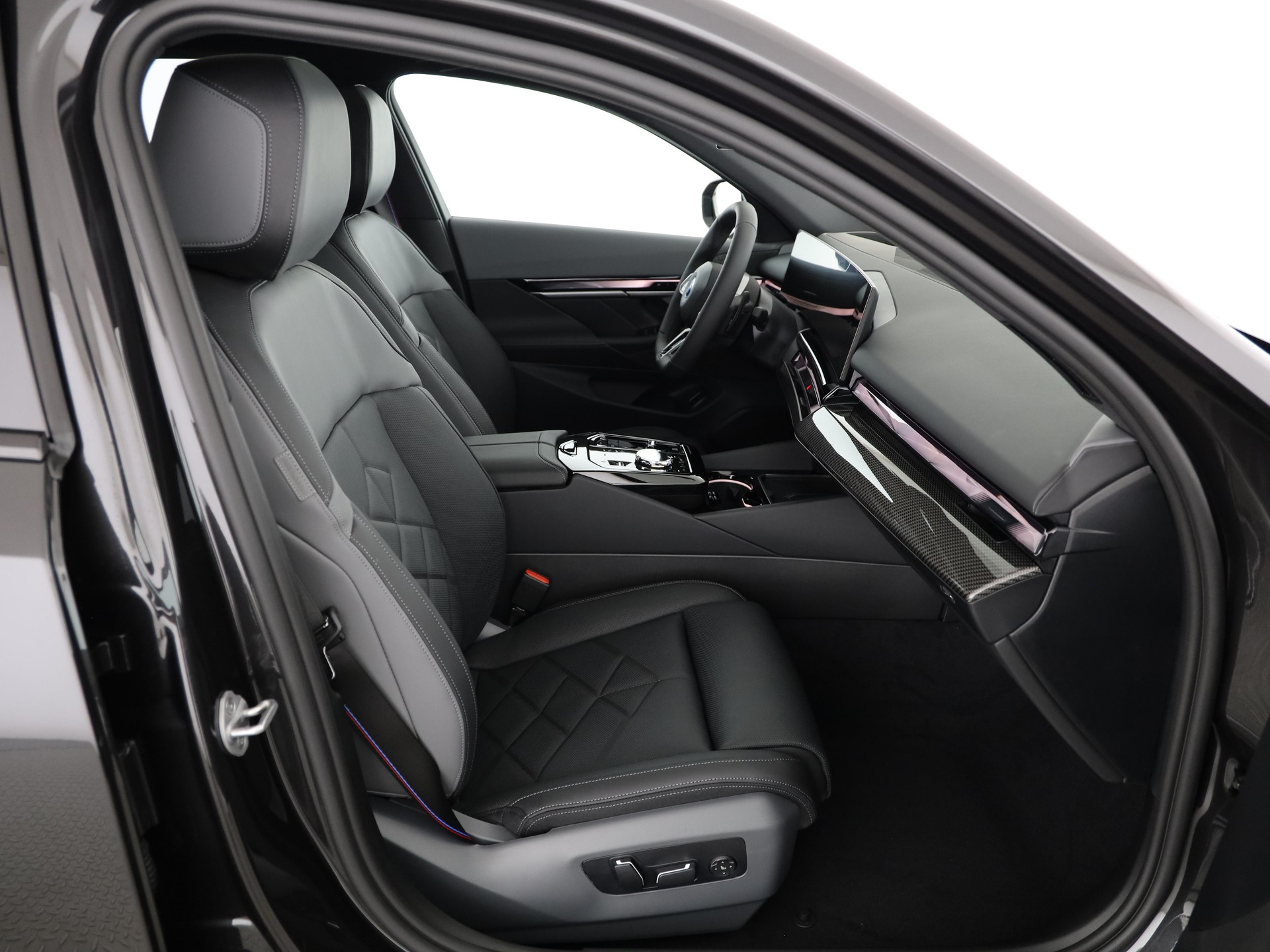 BMW 520d xDrive Touring-image-14