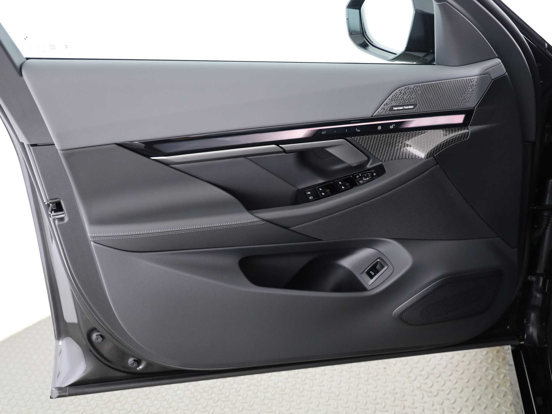 BMW 520d xDrive Touring-image-9