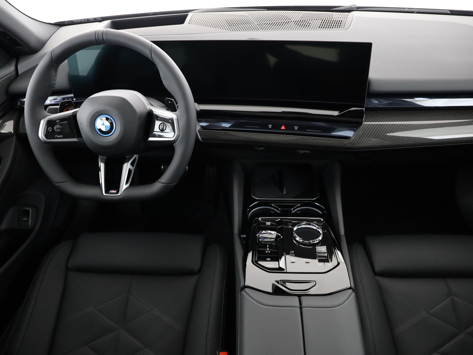 BMW 520d xDrive Touring-image-16