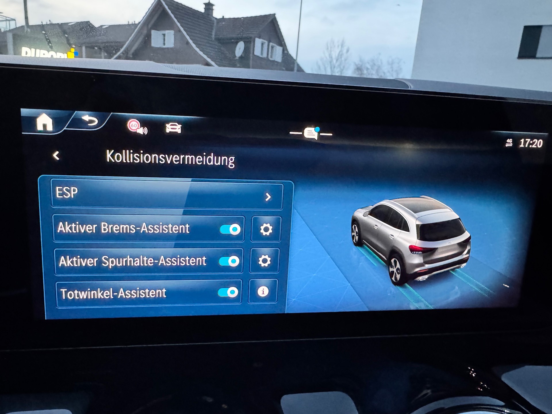 MERCEDES-BENZ GLA 200d AMG Line 4Matic 8G-DCT-image-12