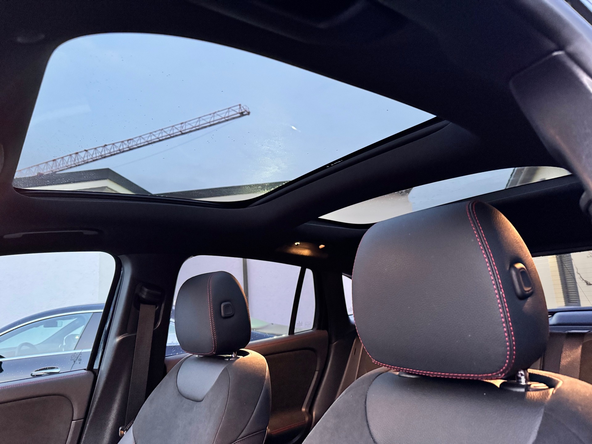 MERCEDES-BENZ GLA 200d AMG Line 4Matic 8G-DCT-image-10