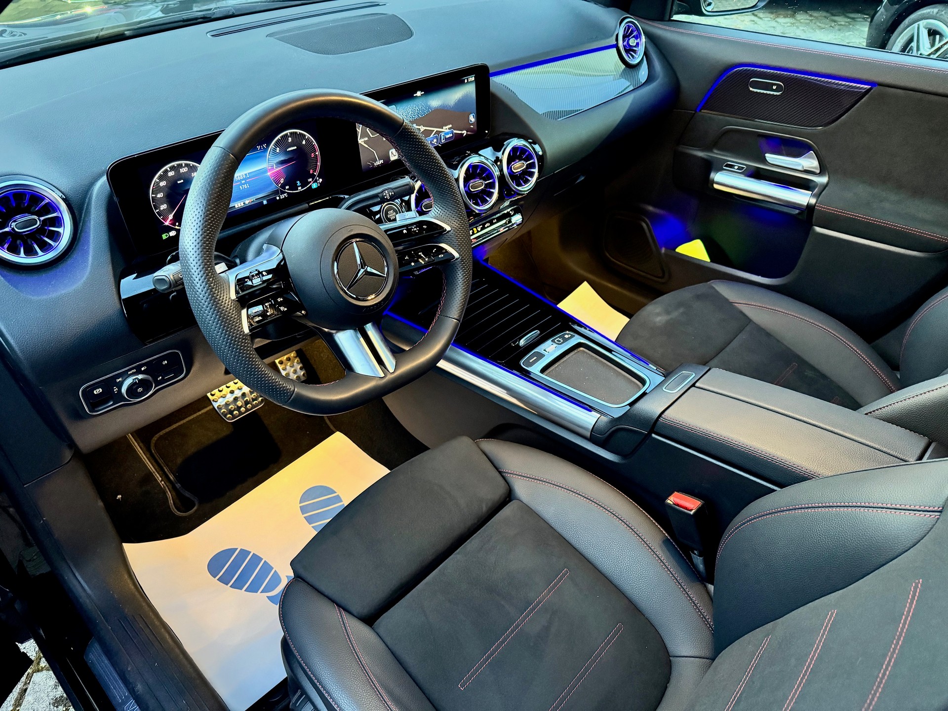 MERCEDES-BENZ GLA 200d AMG Line 4Matic 8G-DCT-image-7