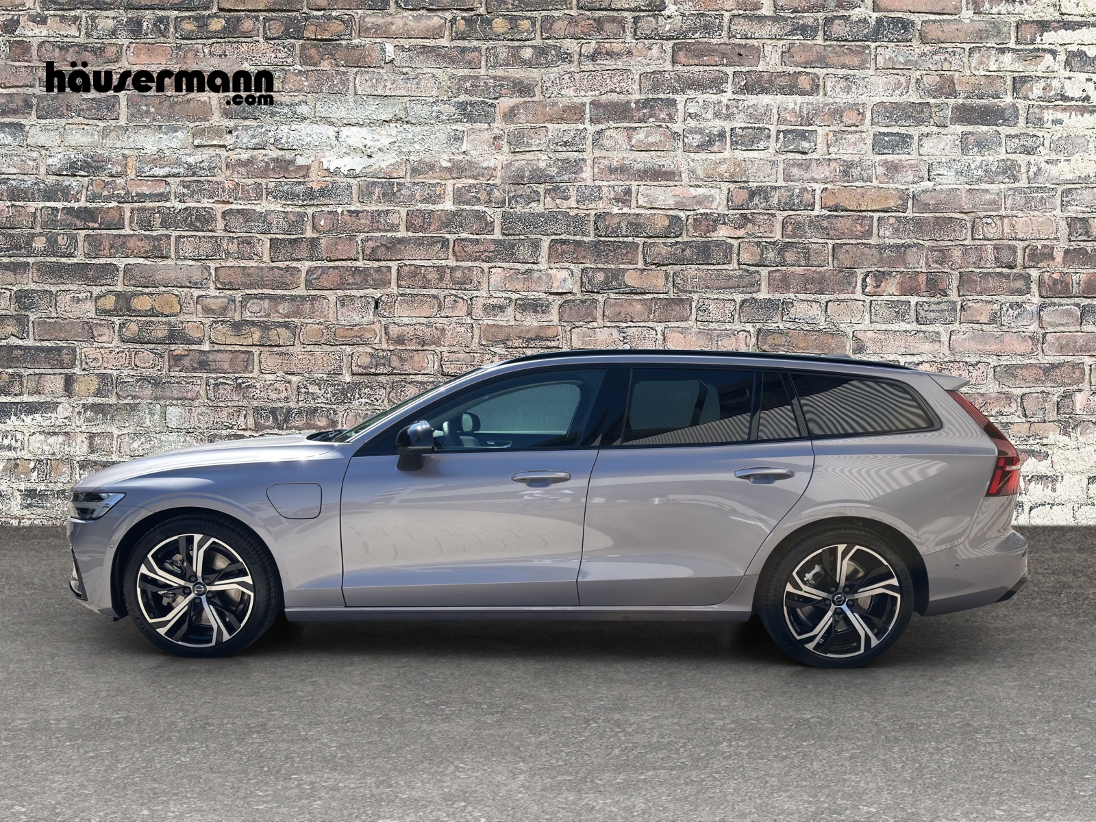 VOLVO V60 2.0 T8 TE Ultra Dark eAWD-showroom-element-1