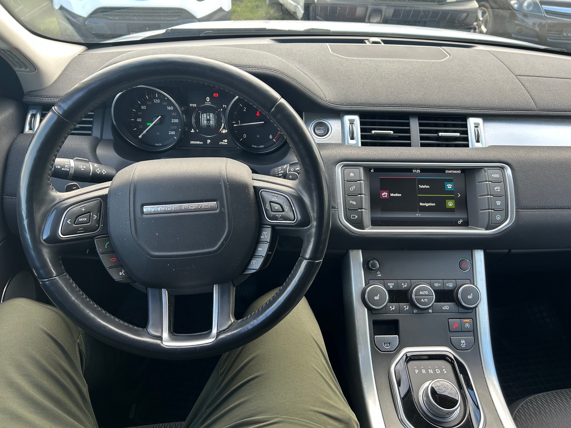 LAND ROVER Range Rover Evoque 2.0 TD4 SE-image-6