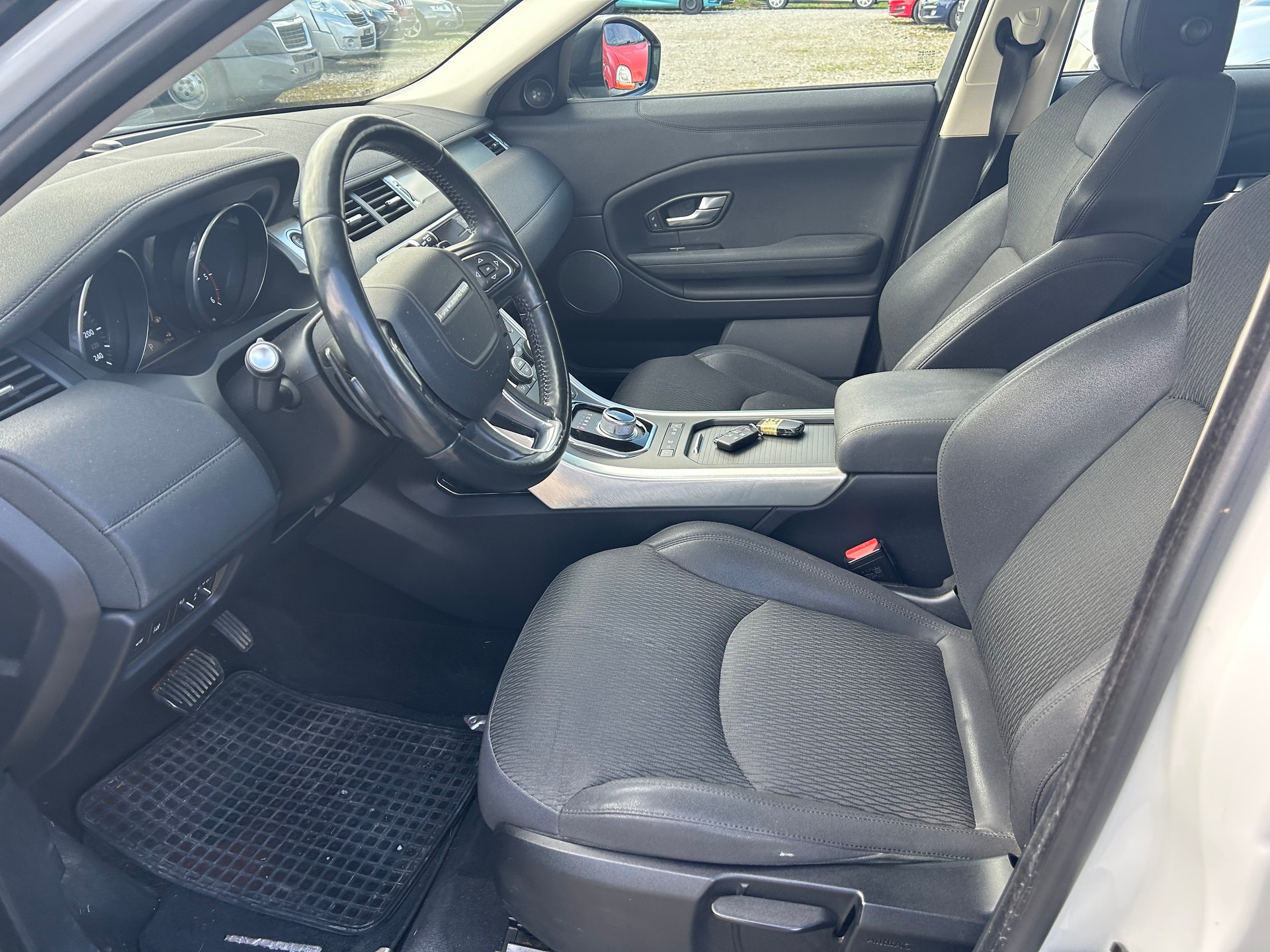 LAND ROVER Range Rover Evoque 2.0 TD4 SE-image-9
