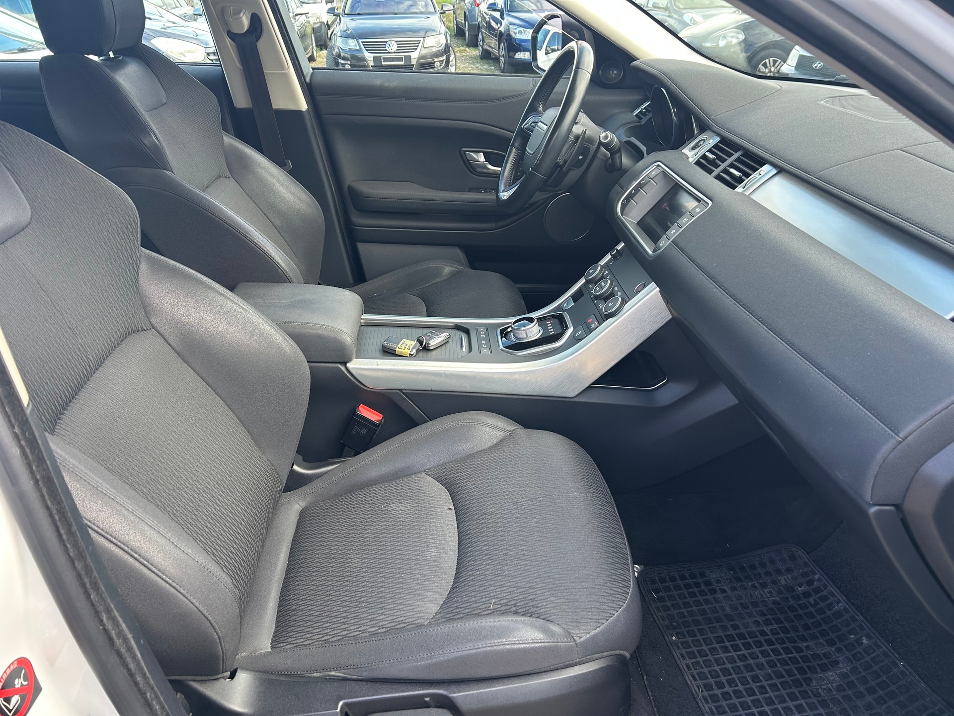 LAND ROVER Range Rover Evoque 2.0 TD4 SE-image-10