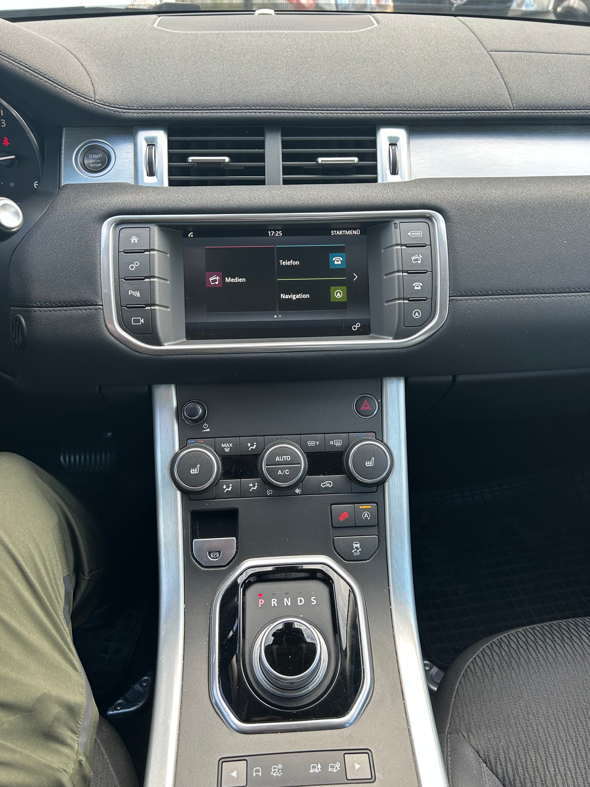 LAND ROVER Range Rover Evoque 2.0 TD4 SE-image-7