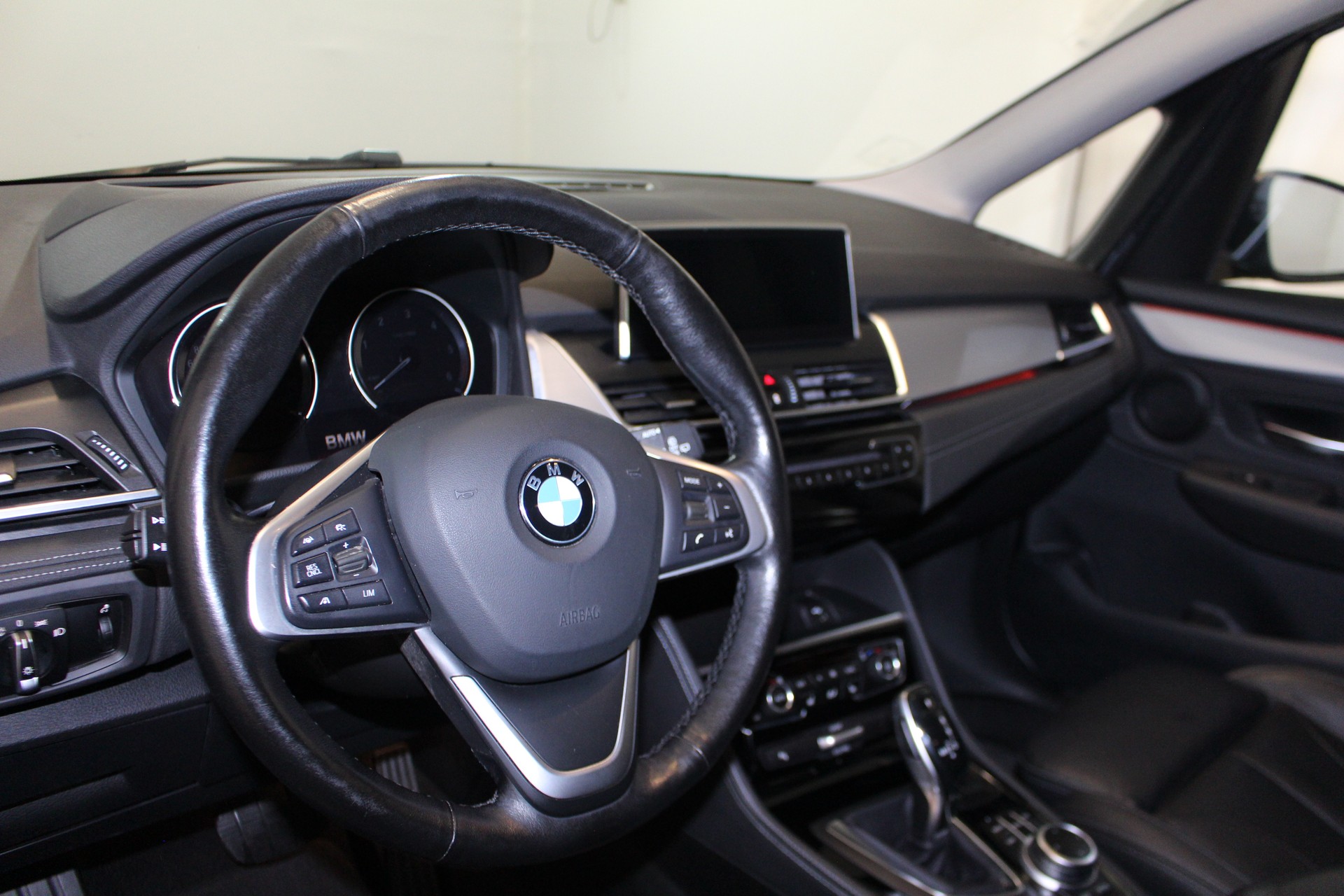 BMW 216d Gran Tourer-image-13