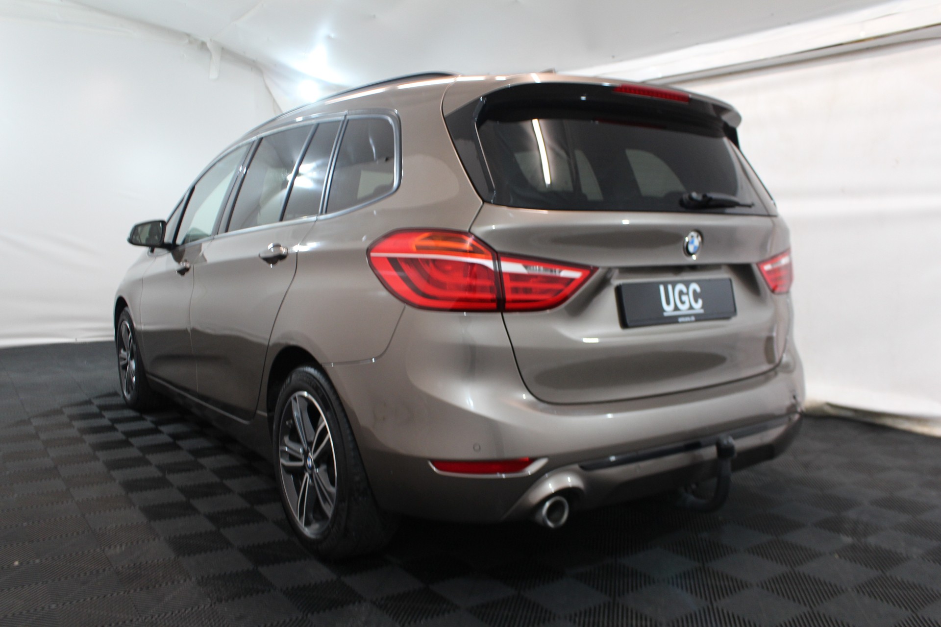 BMW 216d Gran Tourer-showroom-element-3
