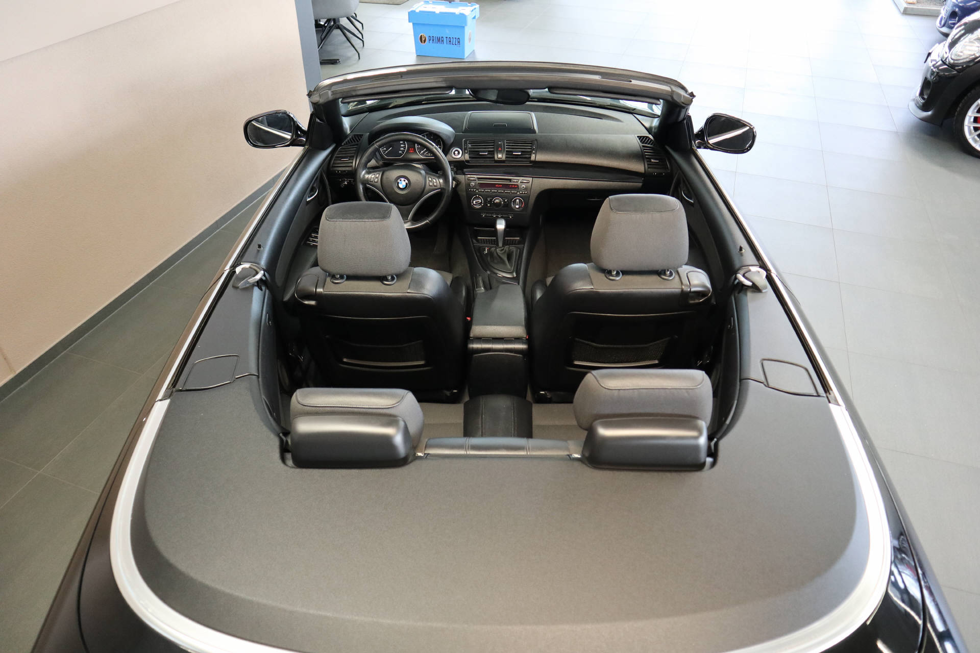 BMW 118i Cabrio-image-10