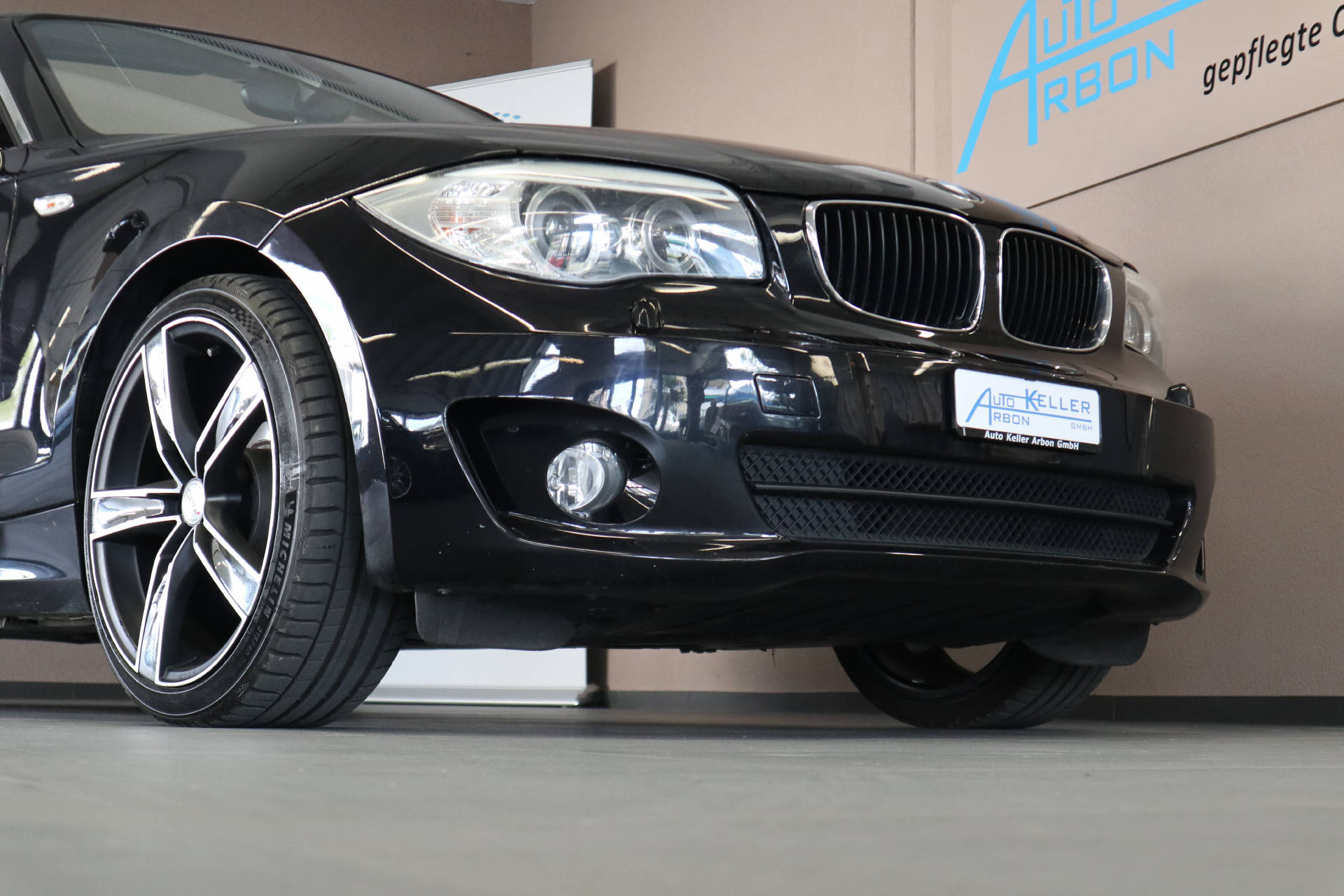 BMW 118i Cabrio-image-5