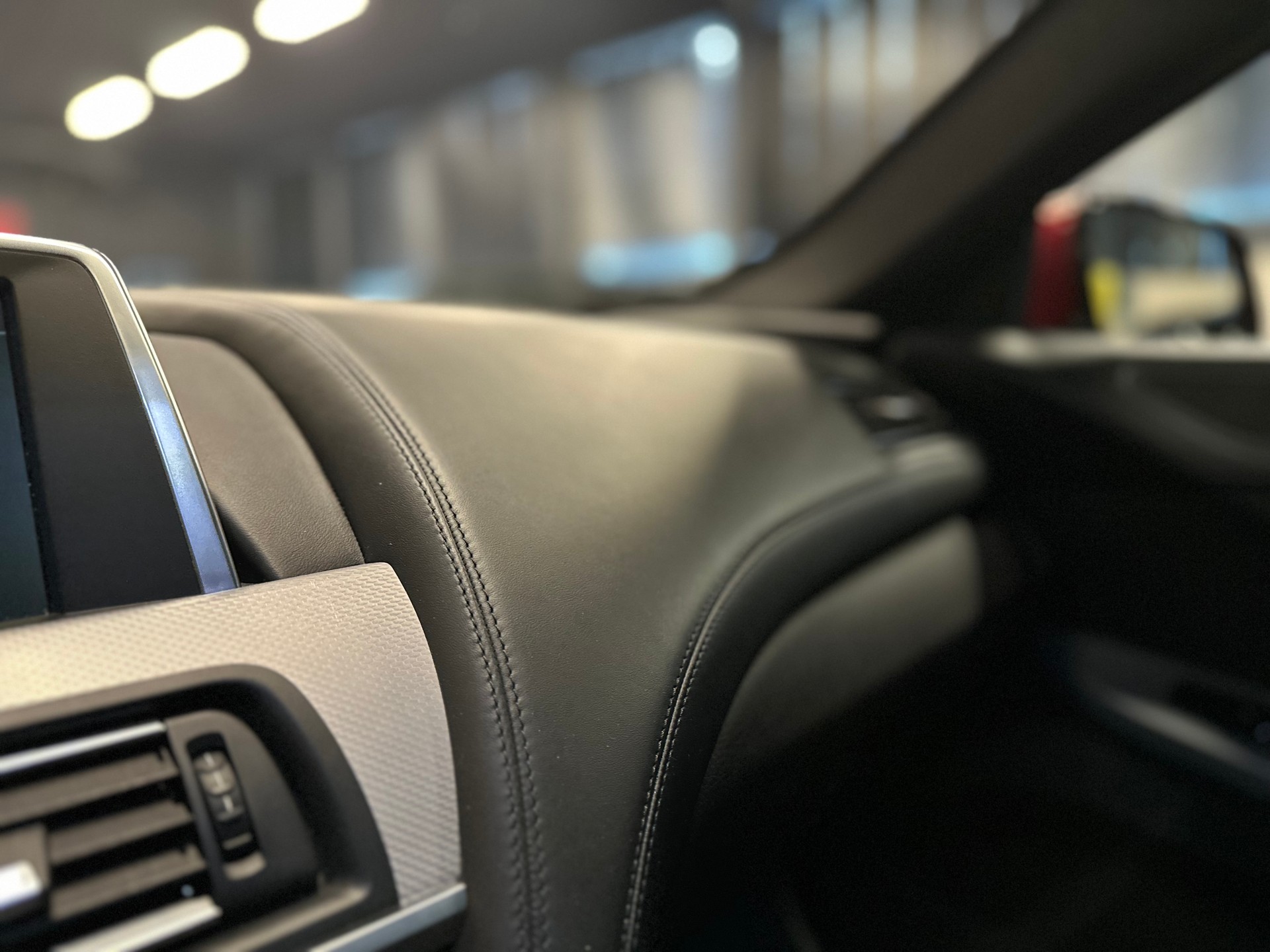 BMW 650i Coupé xDrive / M-Sportpaket / ** Frisch ab MFK + Grossem Service **-image-17