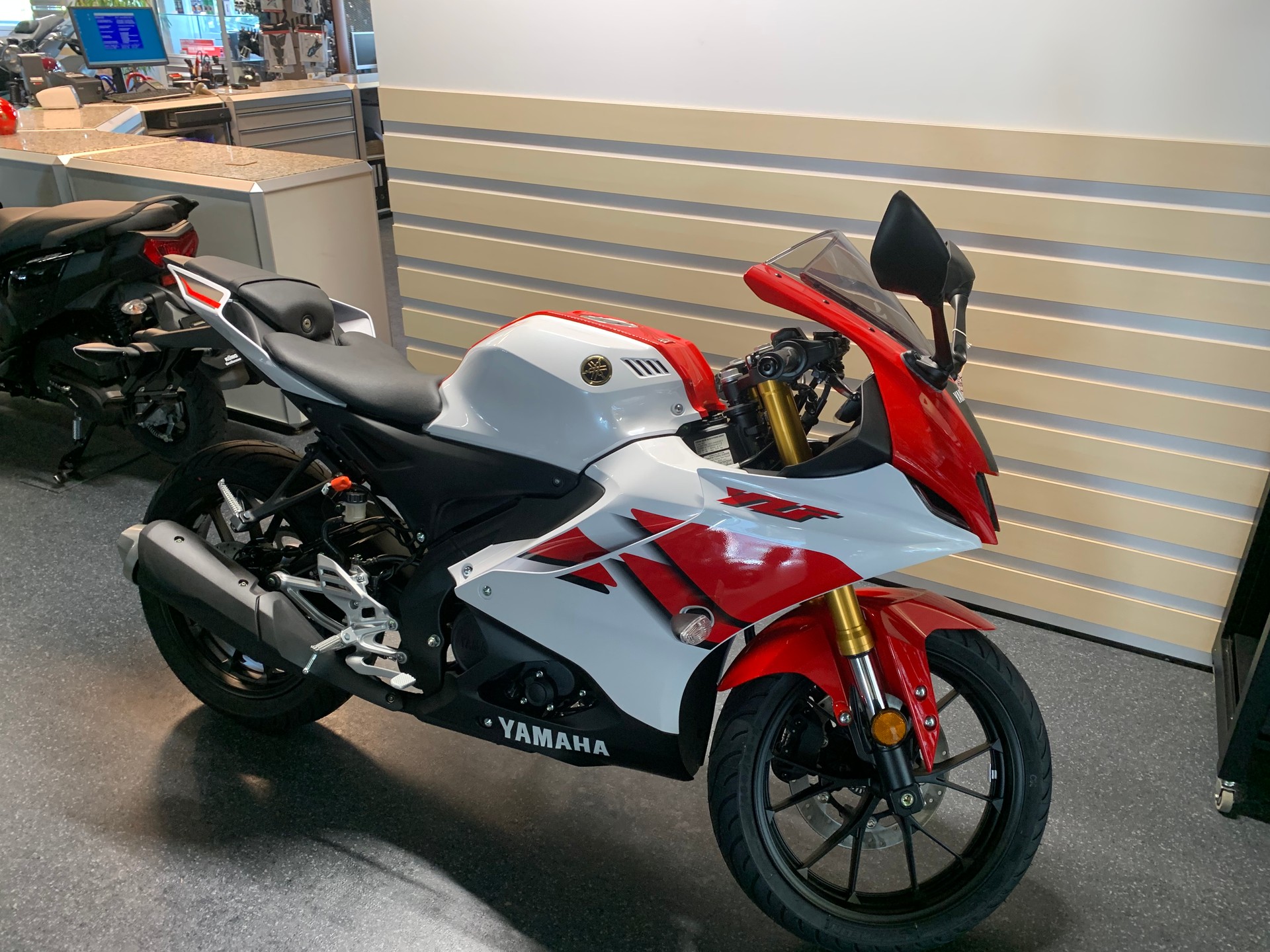 YAMAHA YZF-R 125 ABS