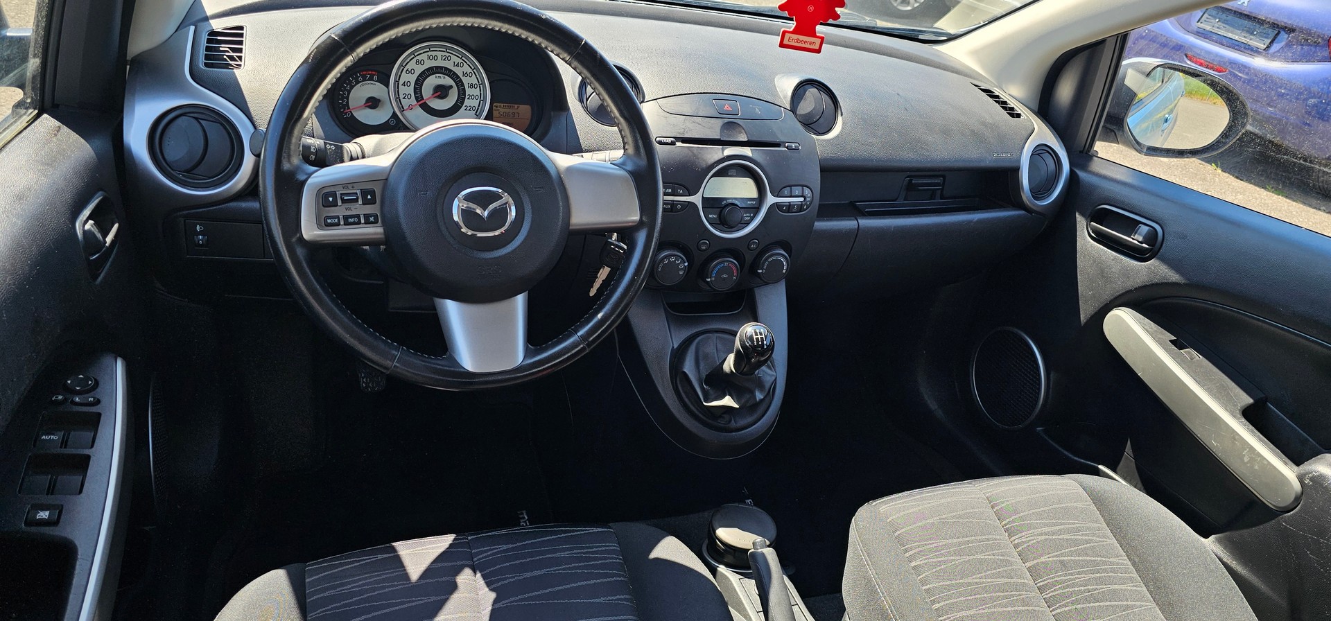 MAZDA 2 1.3i 16V Exclusive-image-6
