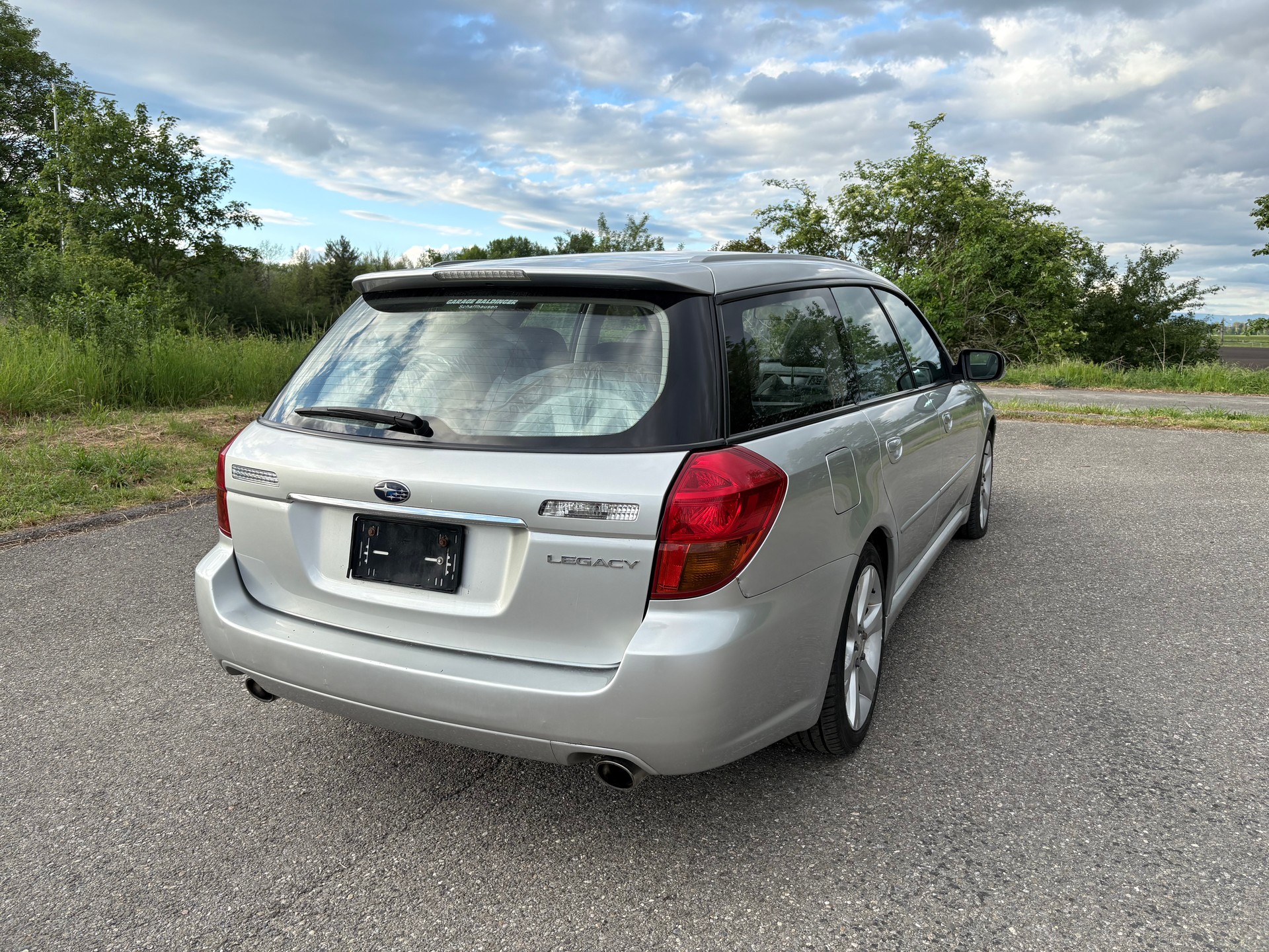SUBARU Legacy 2.0R AWD Swiss-image-6