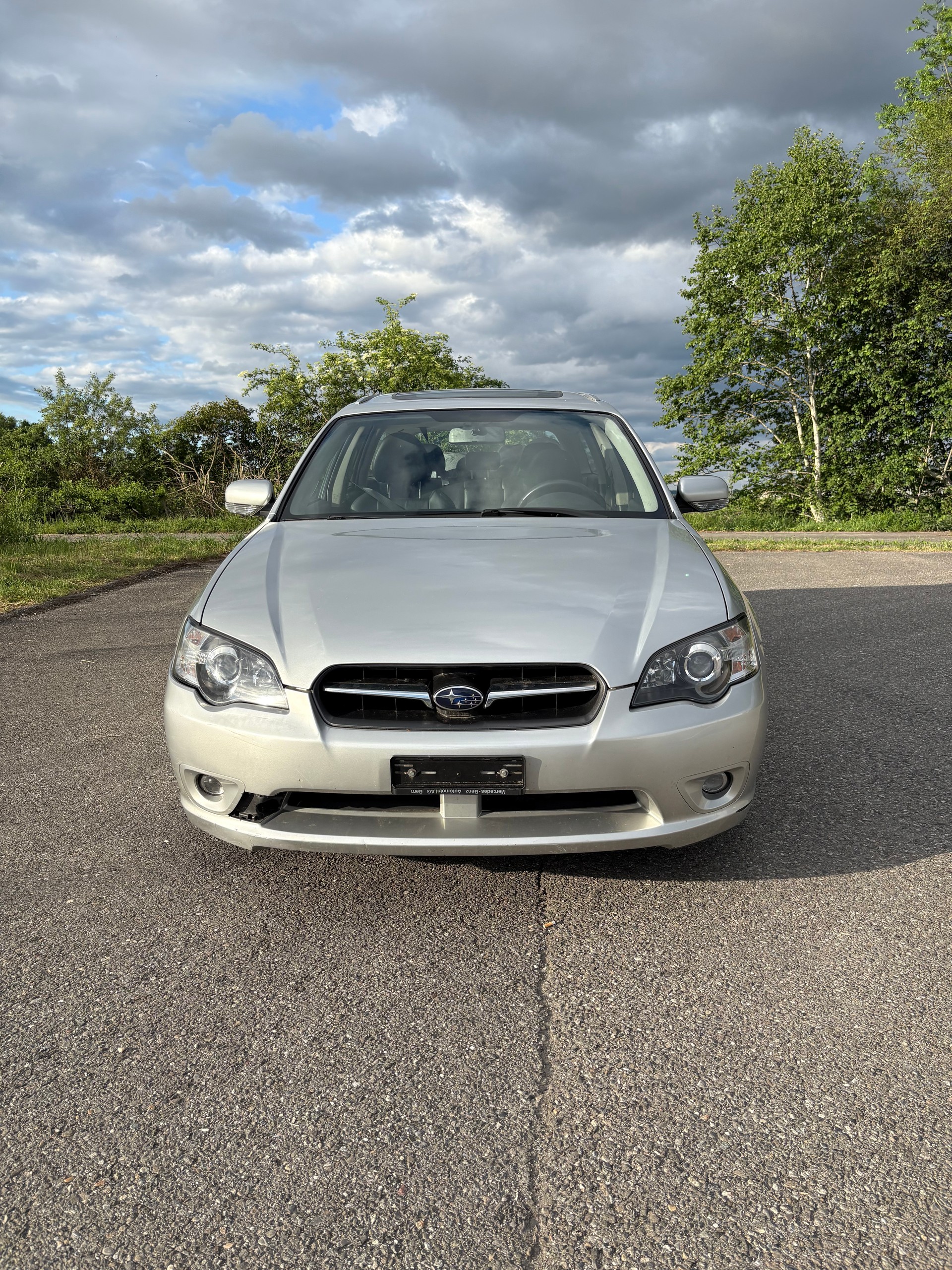 SUBARU Legacy 2.0R AWD Swiss-image-2