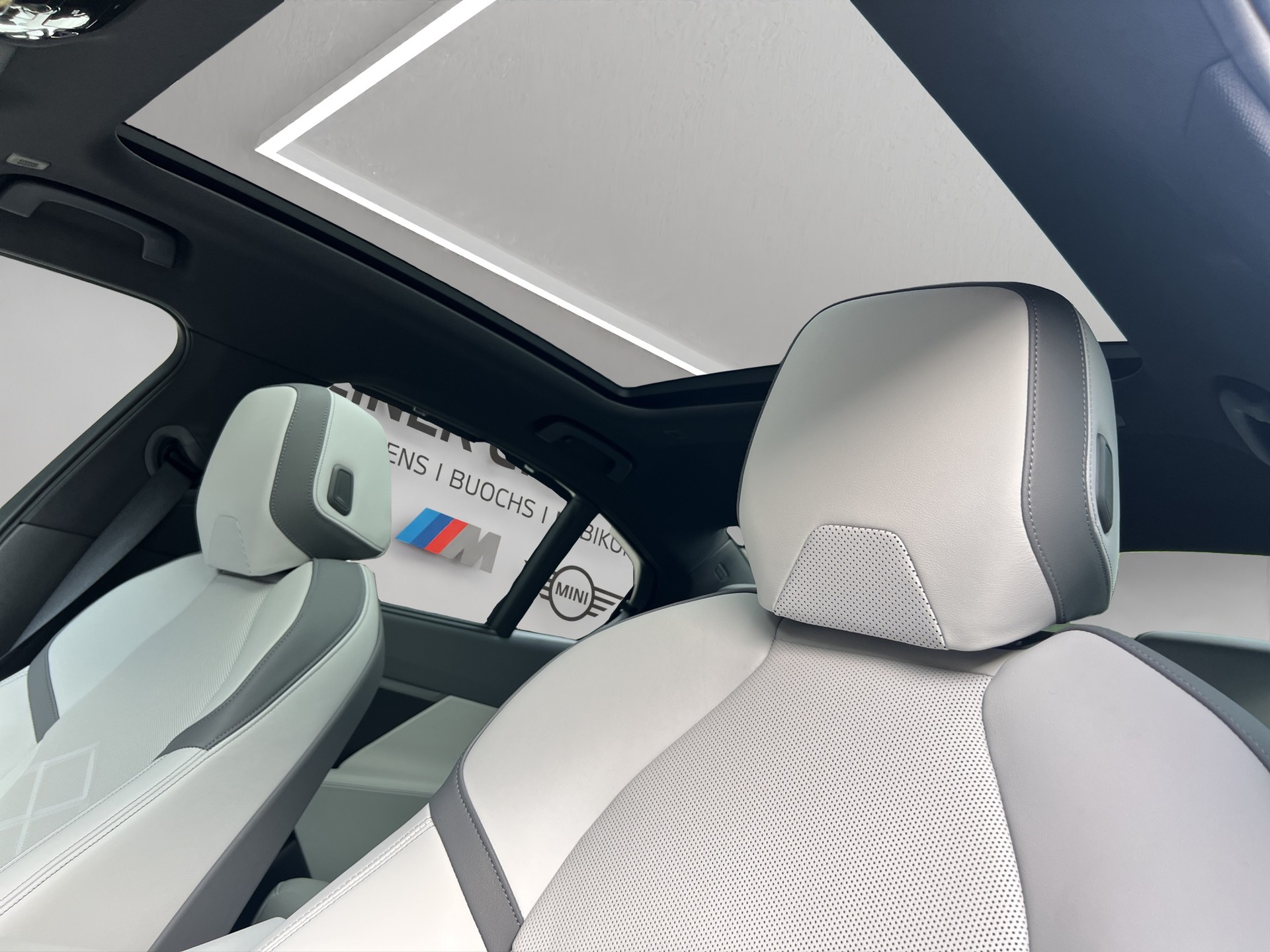 BMW 550e xDrive M Sport Steptronic-image-13