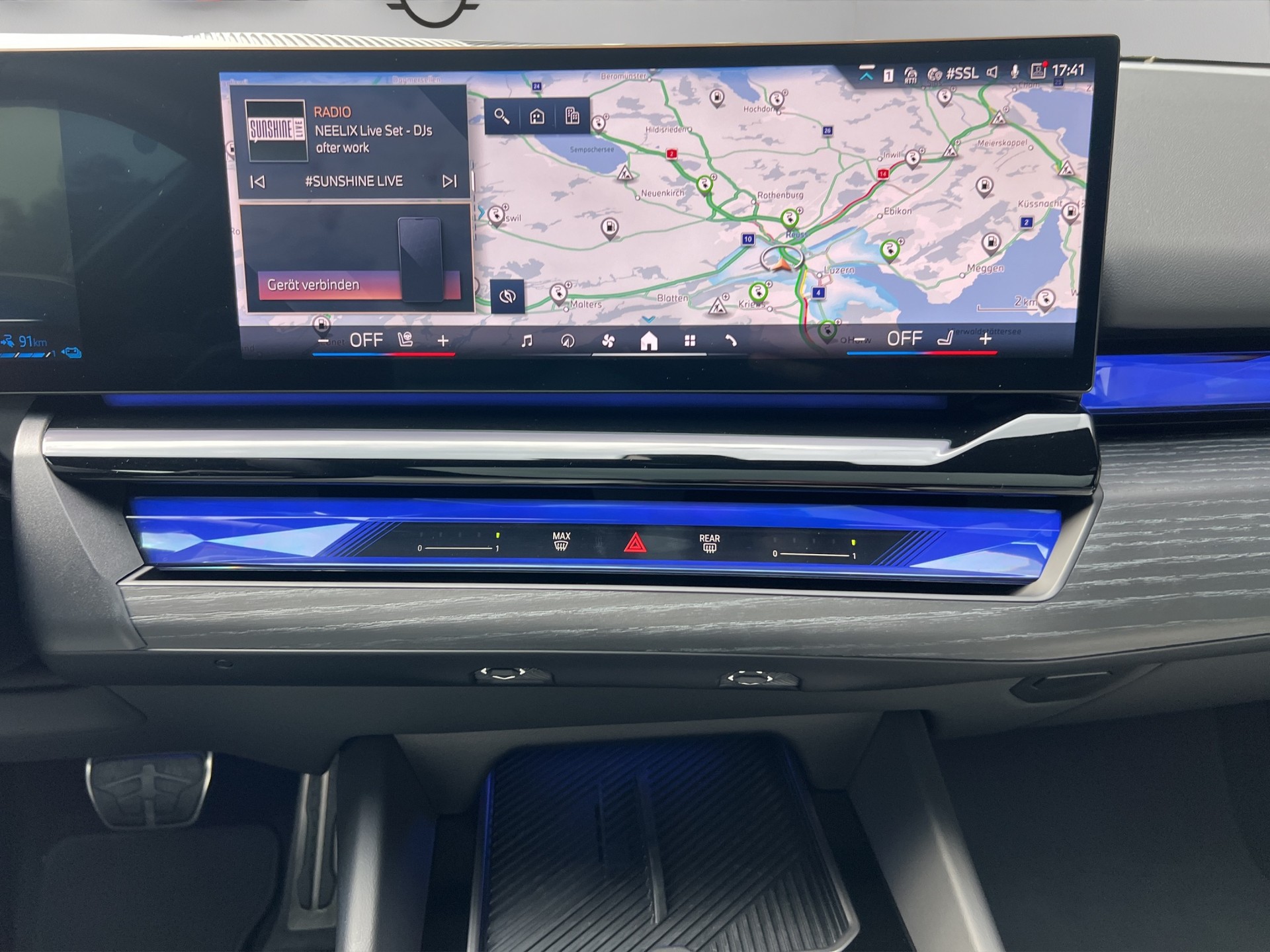 BMW 550e xDrive M Sport Steptronic-image-18