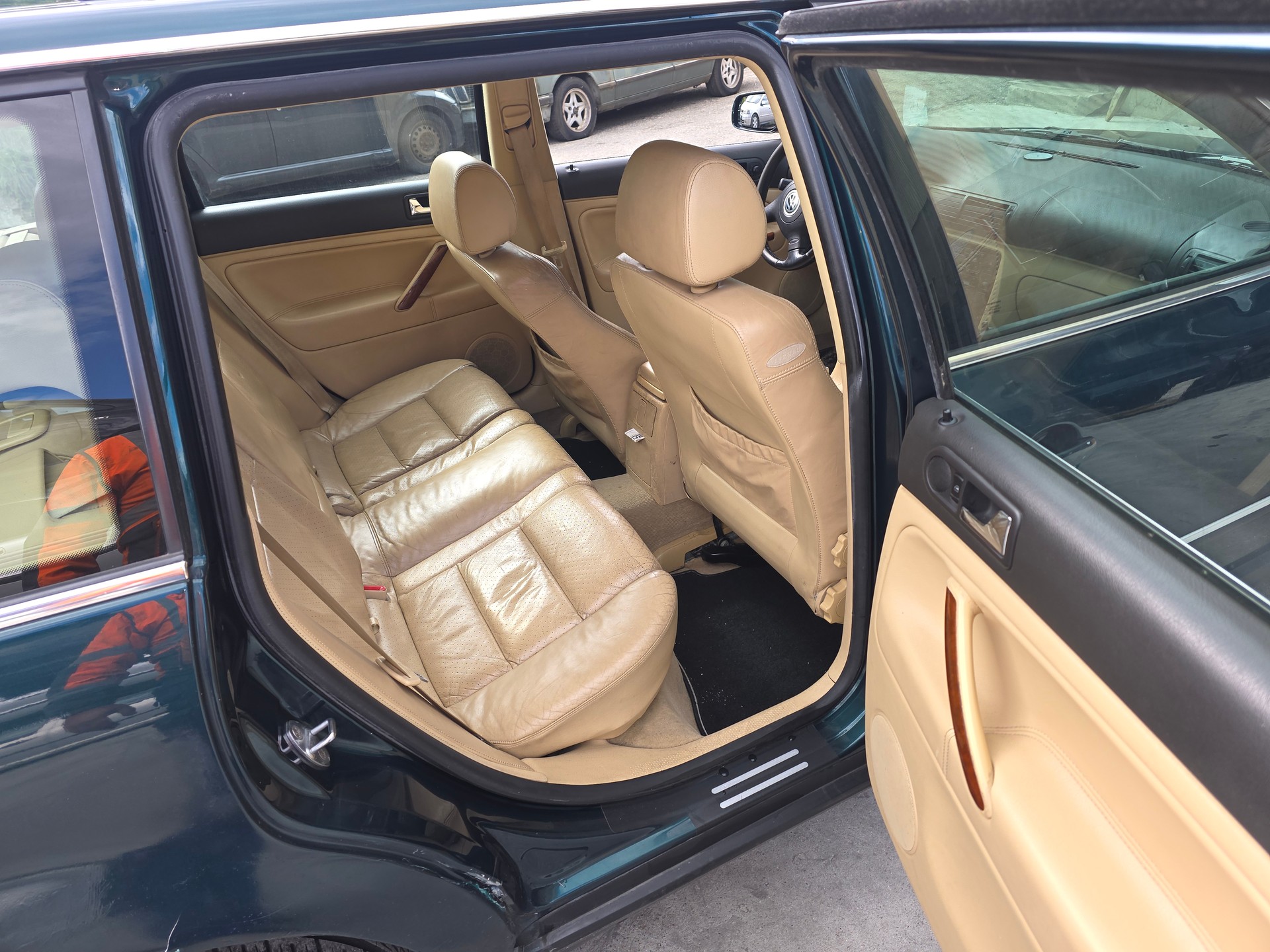 VW PASSAT-image-5