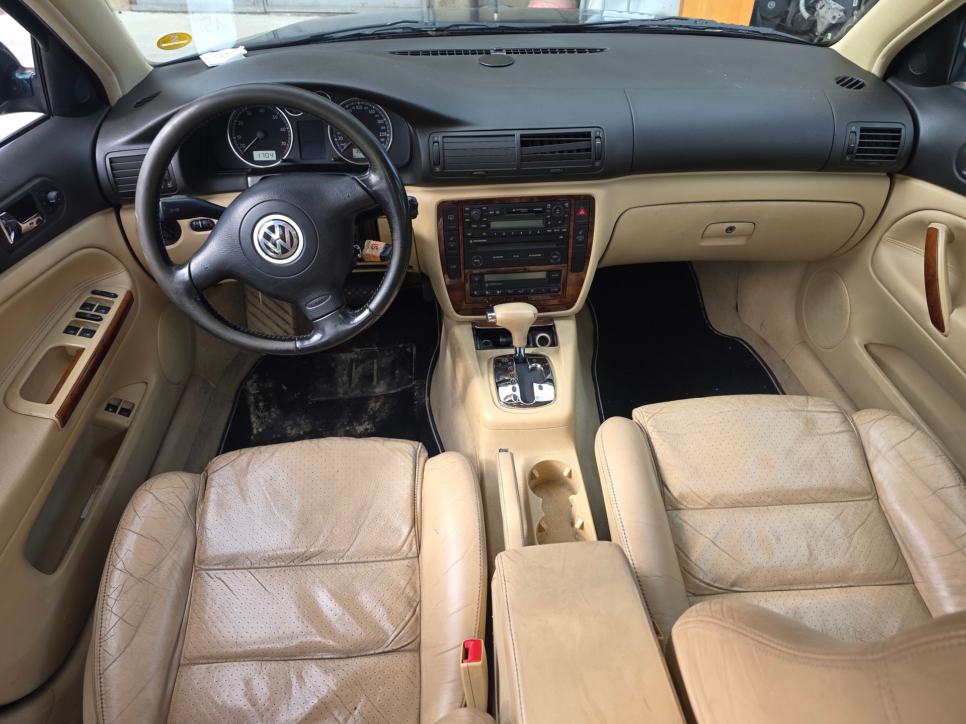 VW PASSAT-image-6