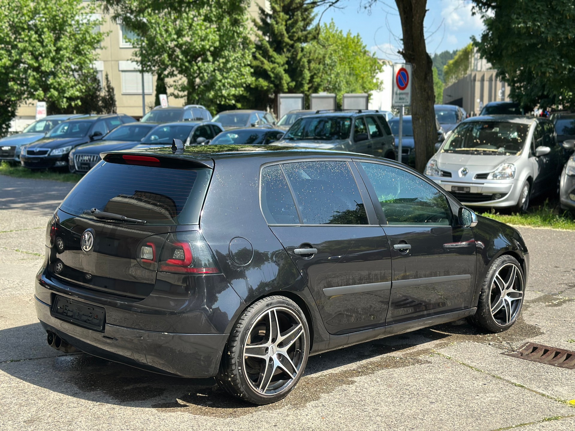 VW Golf 1.6 FSI Sportline-image-2