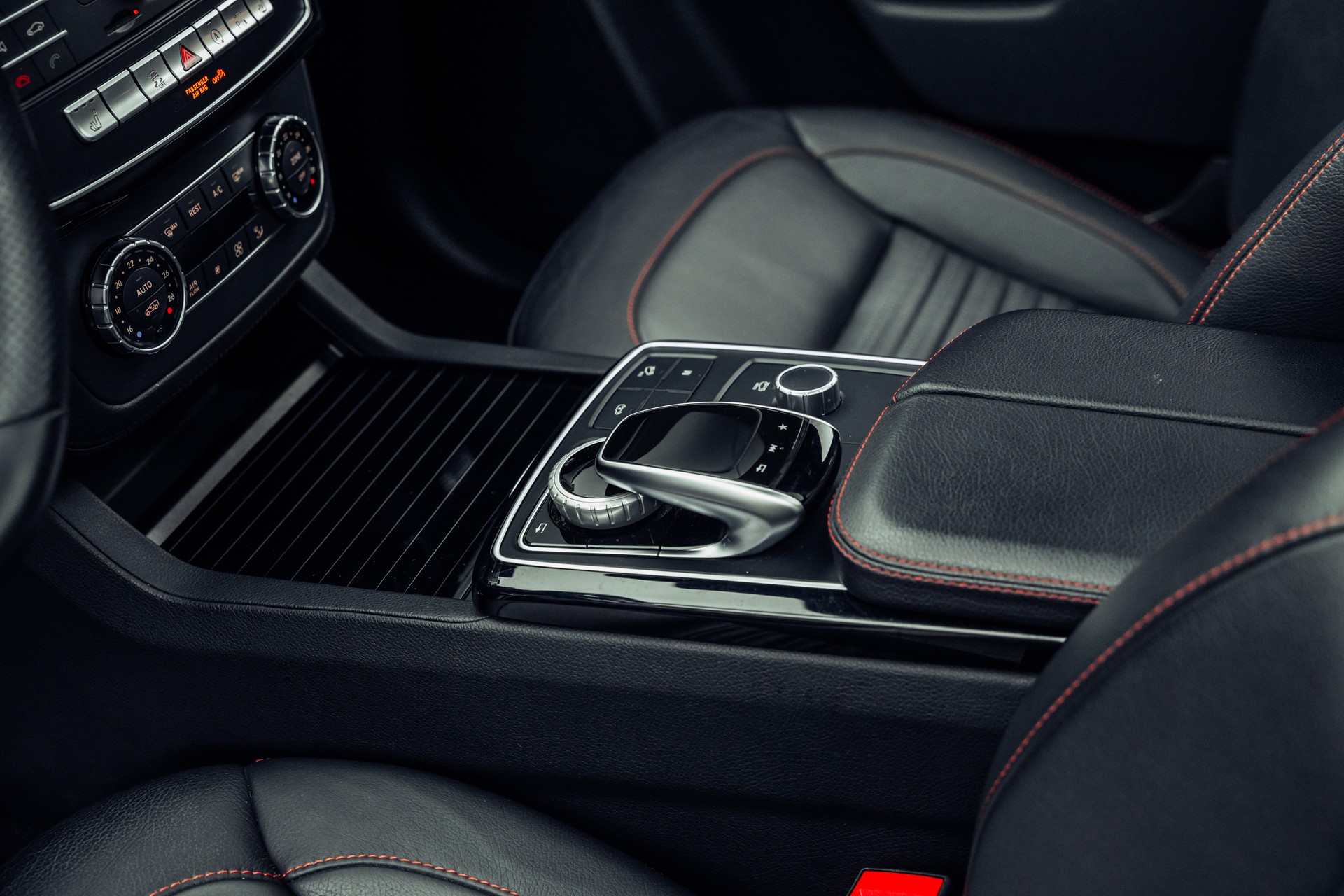 MERCEDES-BENZ GLE Coupé 350 d AMG Line 4Matic 9G-Tronic-image-11