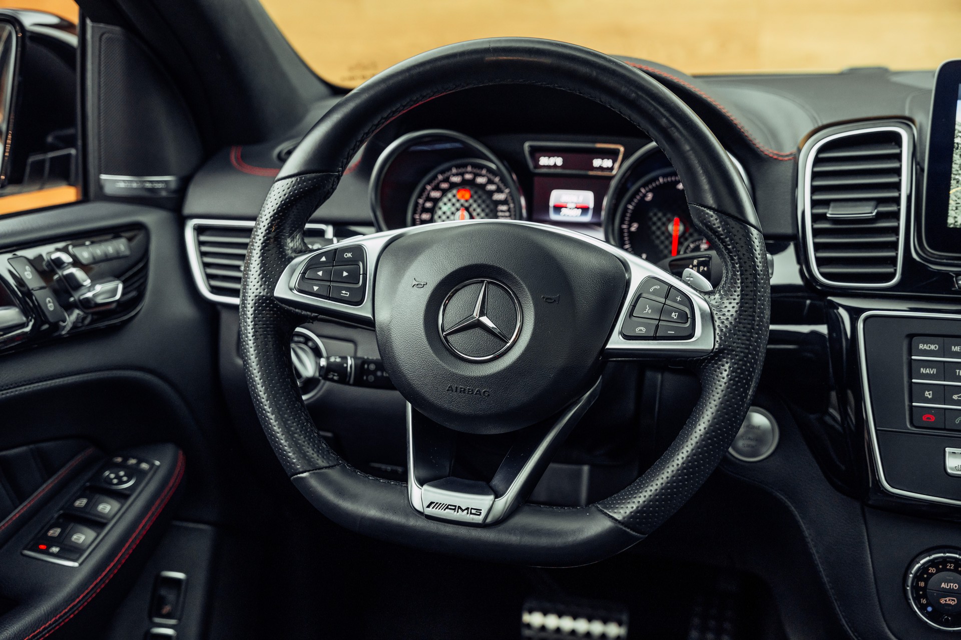 MERCEDES-BENZ GLE Coupé 350 d AMG Line 4Matic 9G-Tronic-image-15