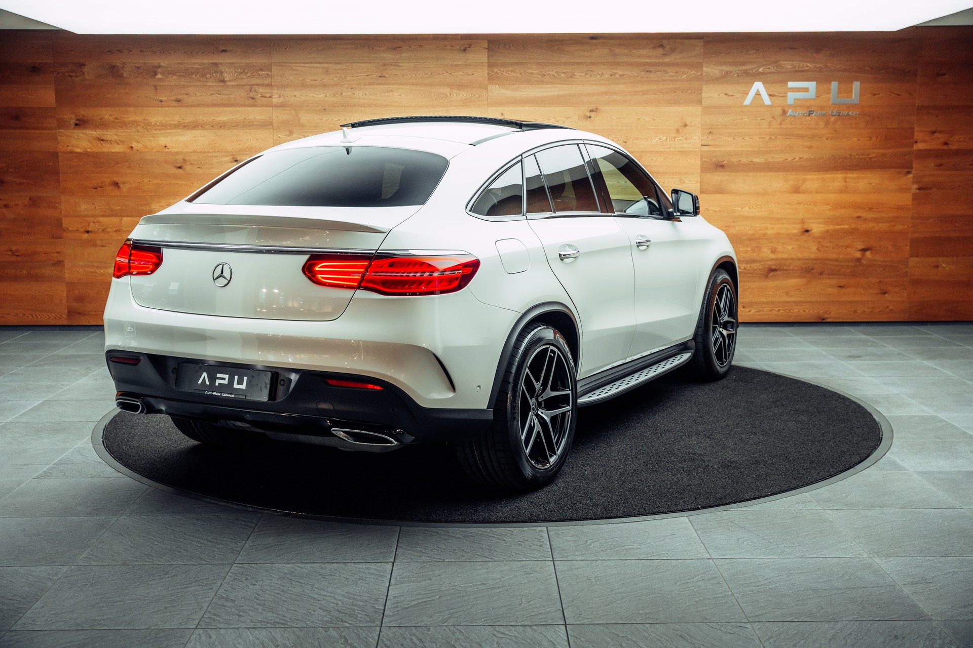 MERCEDES-BENZ GLE Coupé 350 d AMG Line 4Matic 9G-Tronic-image-2