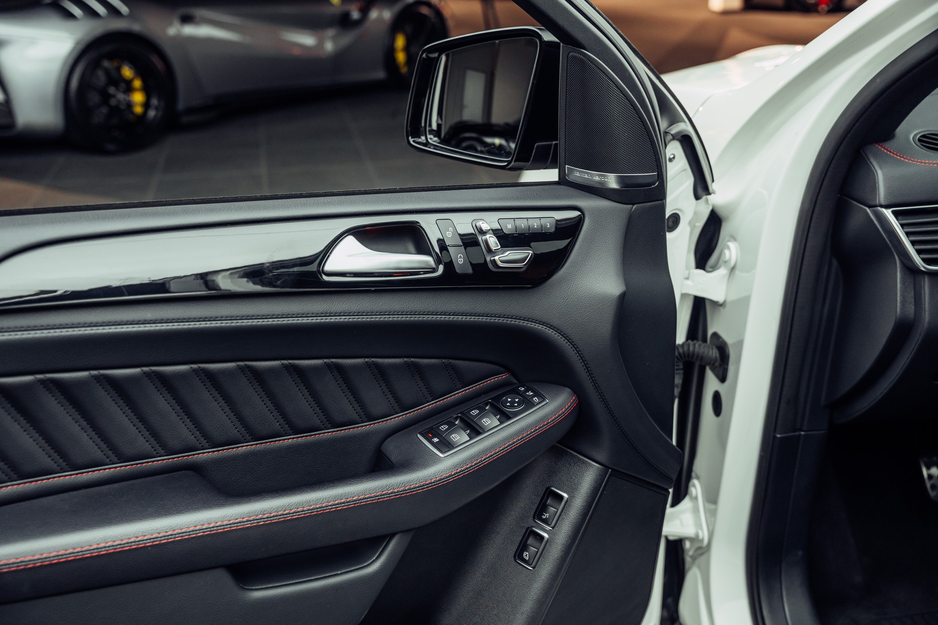 MERCEDES-BENZ GLE Coupé 350 d AMG Line 4Matic 9G-Tronic-image-9