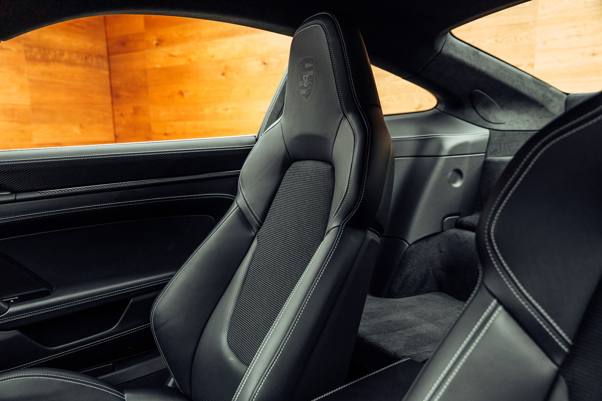 PORSCHE 911 GT3 Touring-image-7