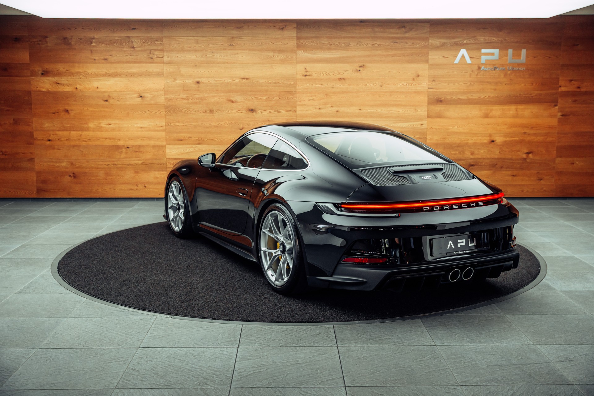PORSCHE 911 GT3 Touring-showroom-element-2