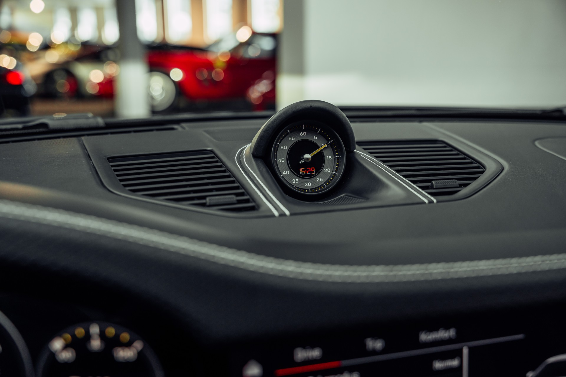 PORSCHE 911 GT3 Touring-image-13