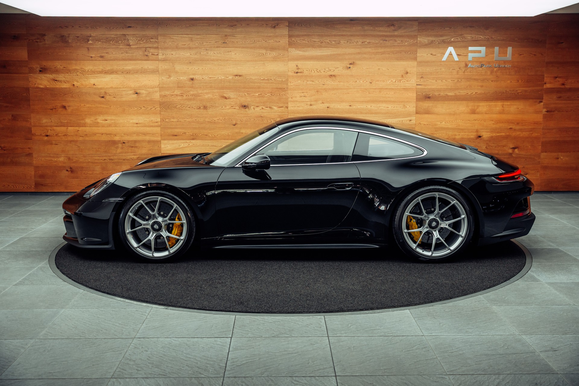 PORSCHE 911 GT3 Touring-image-8