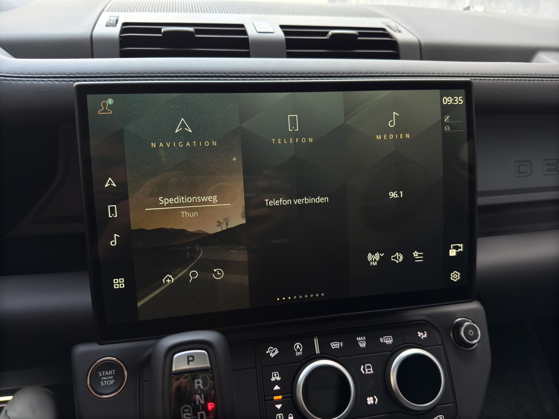 LAND ROVER Defender 90 5.0 V8 X-image-10