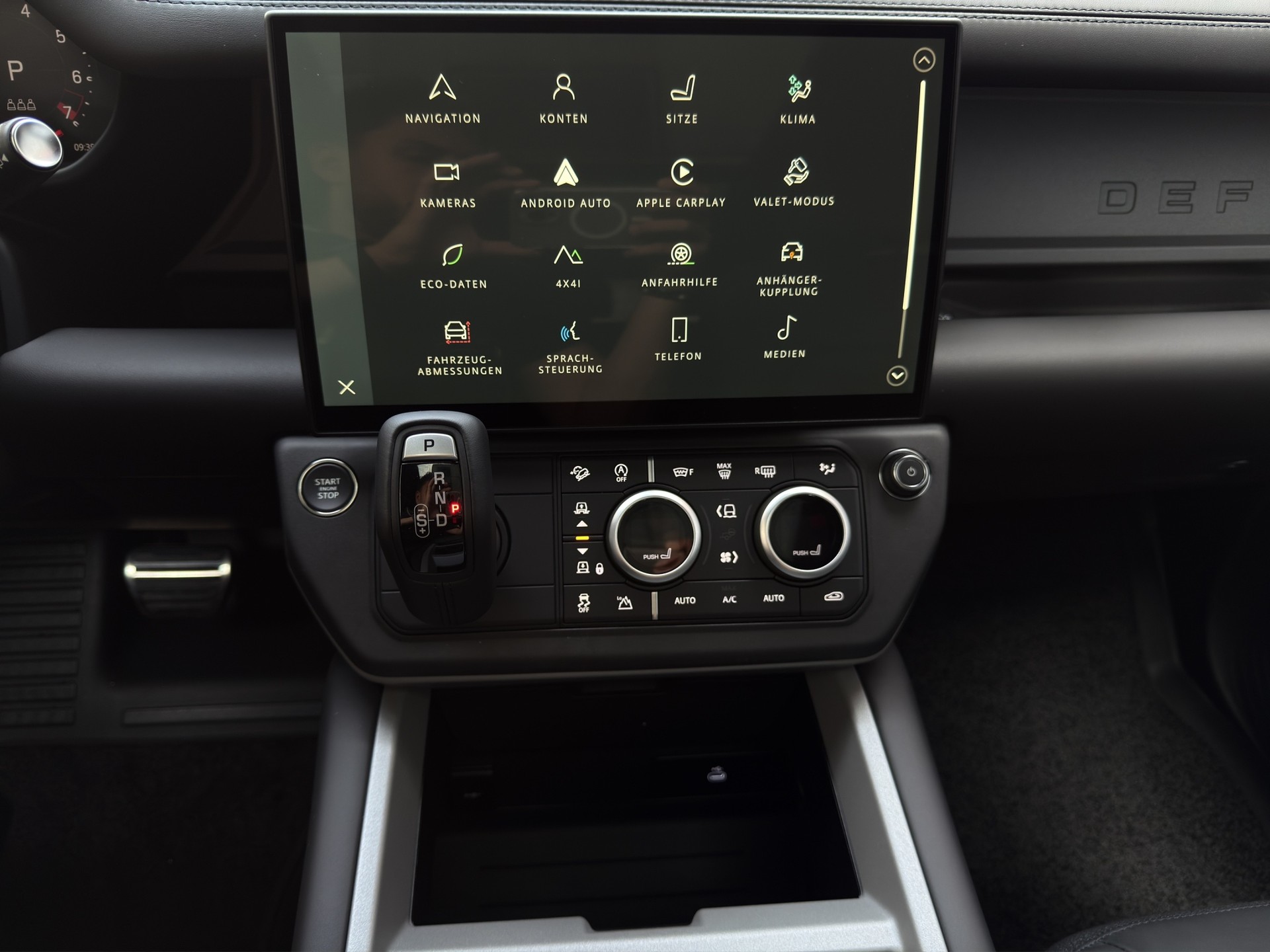 LAND ROVER Defender 90 5.0 V8 X-image-9