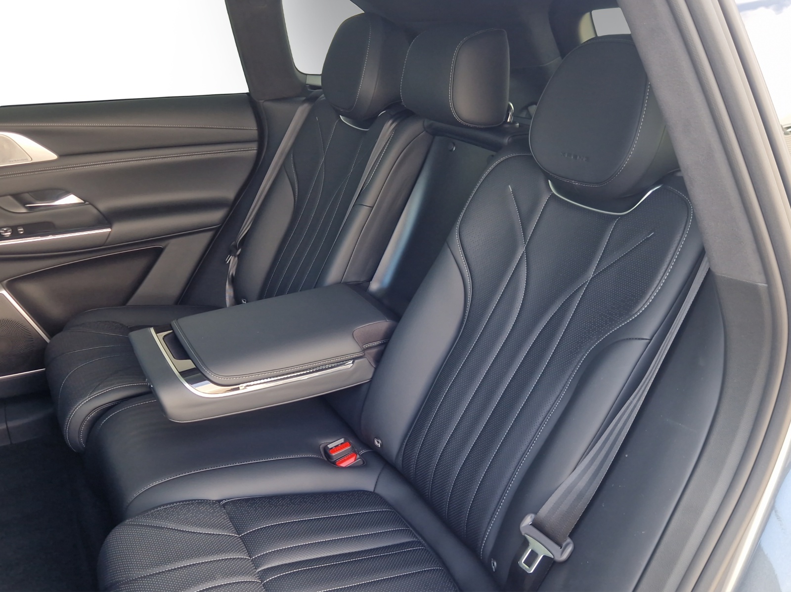 XPENG G9 93kWh Performance AWD-image-13